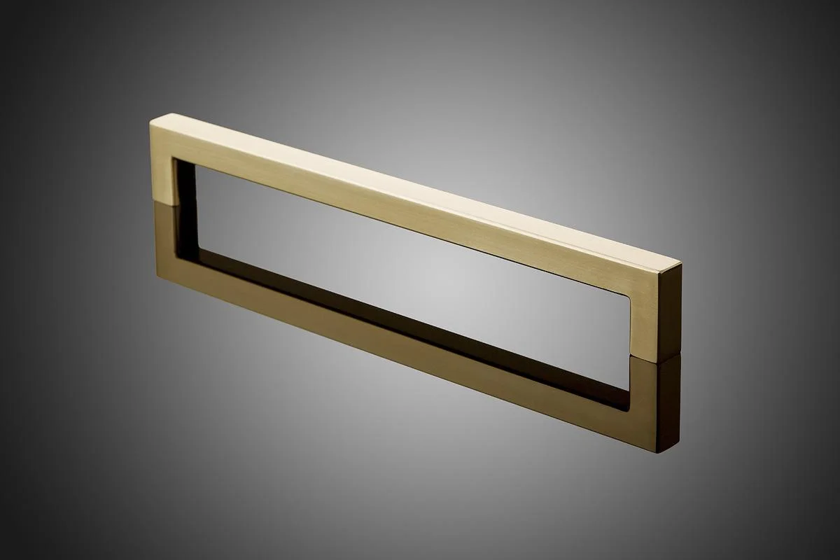 This handle screams class. Plain Brass bar by Cult Craft.