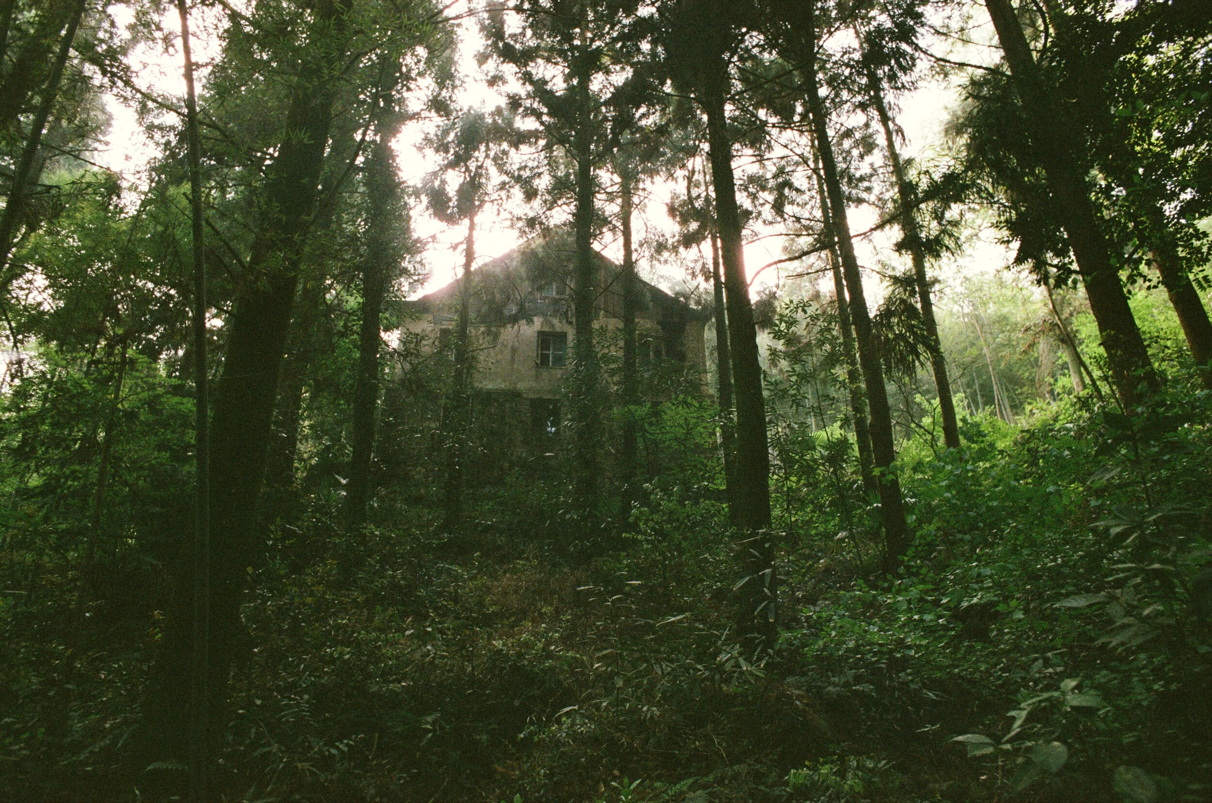HOUSE ON THE HILL, MOGANSHAN