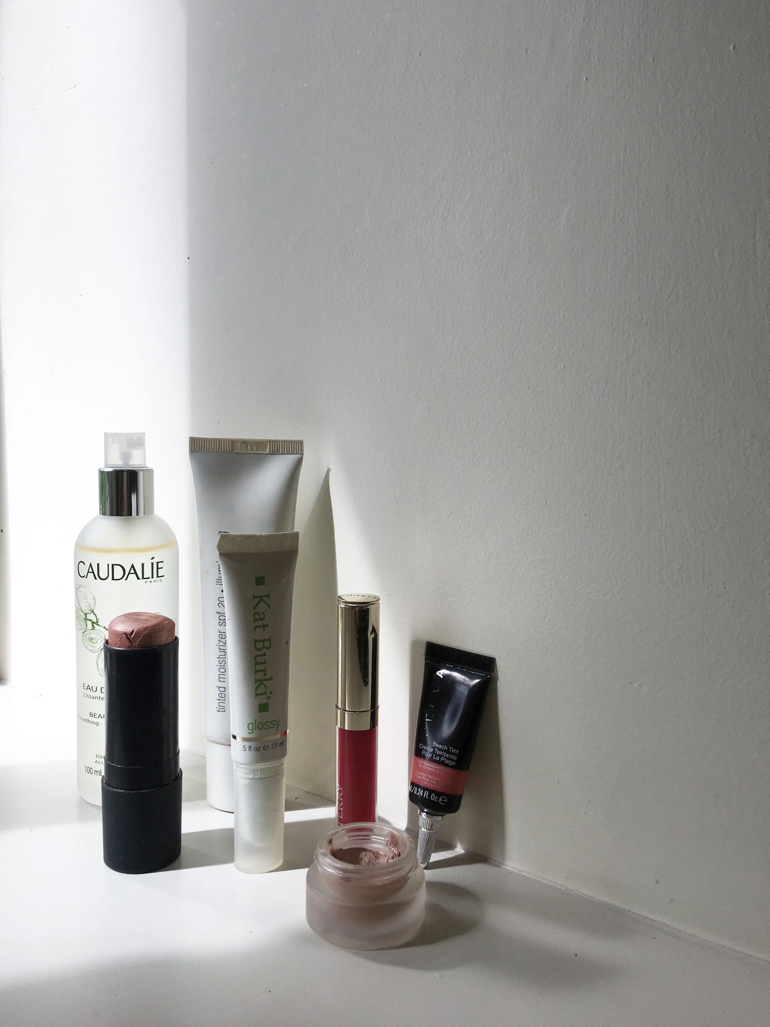 A Glowy & Glossy Makeup Routine