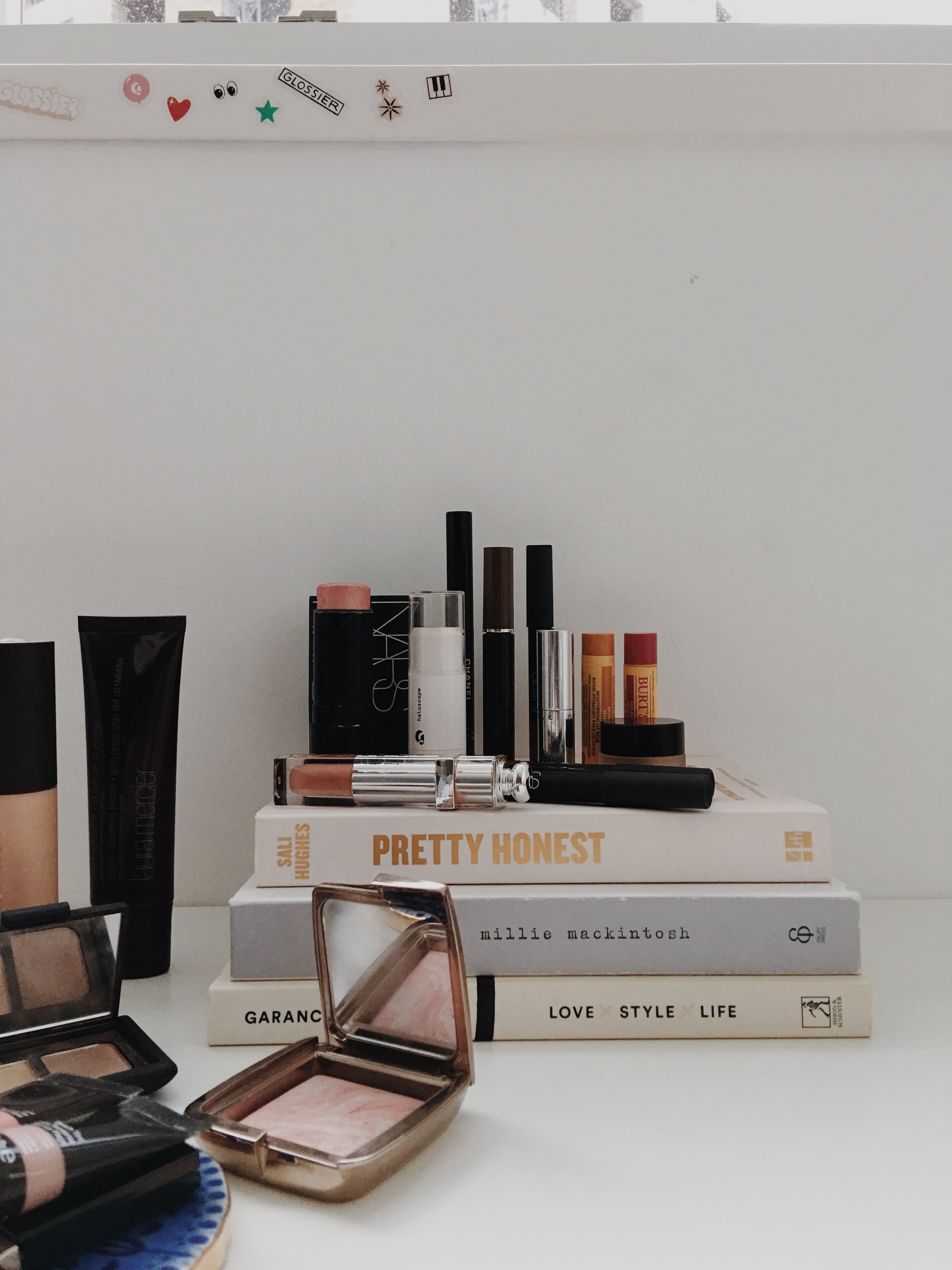 HOURGLASS BEAUTY FAVS