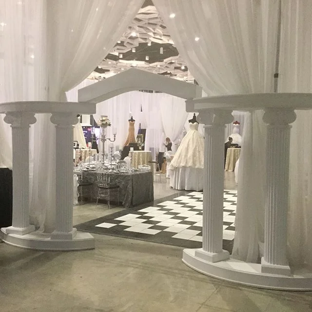 #Wonderfulweddingshow2018#weddingdecorations #wedding decor #elegant #sequence #vintage #rustic # tent weddings #gold cutlery #crystals #flowers
