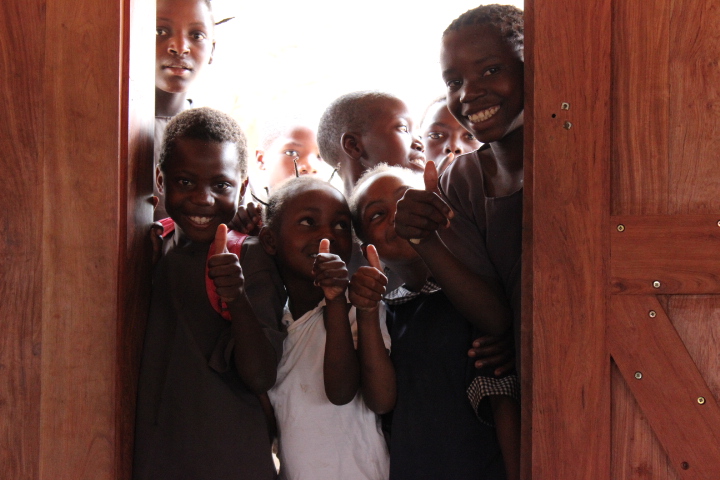 mumuni-doorway-thumbs-up.jpg