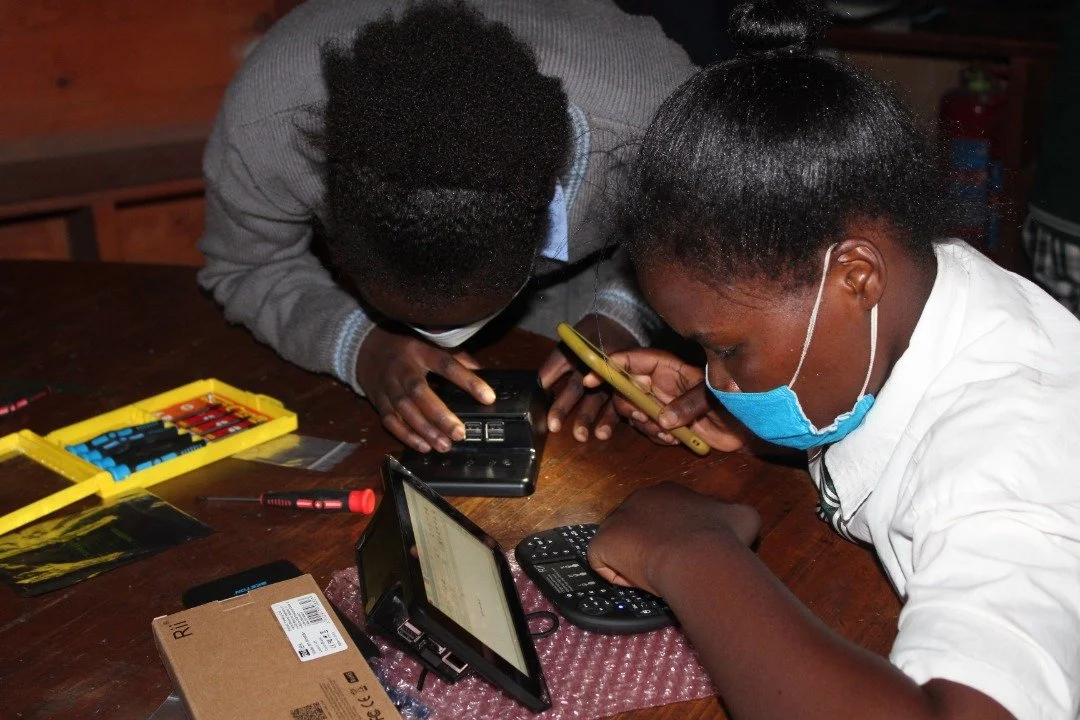 Lubuto Library Partners Receives Motorola Solutions Foundation Grant