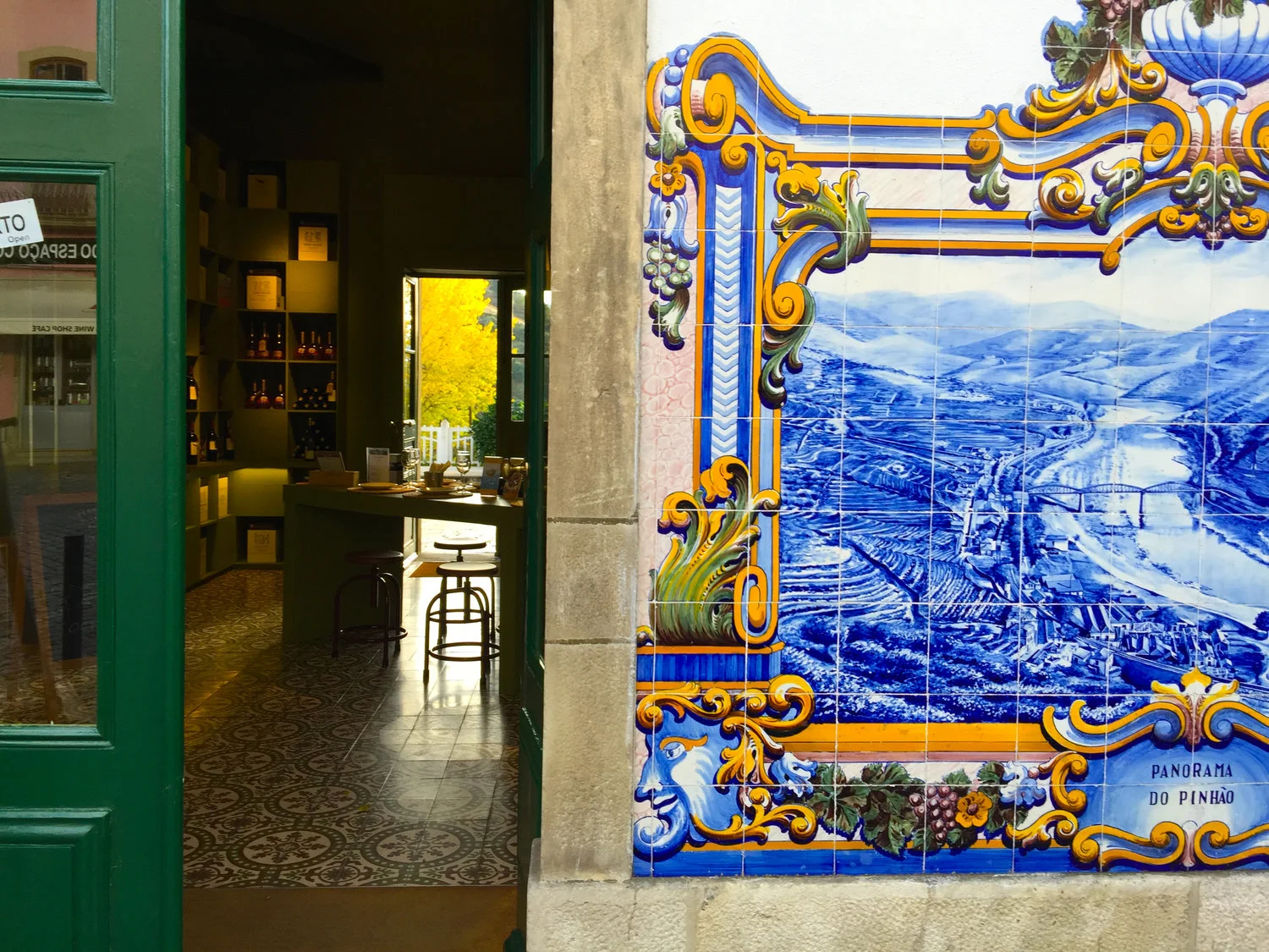 Portugal+Douro+December+2016+FROM+PHONE+Pinhão+train+station+split+dining+room+mural+IMG_1277.jpg