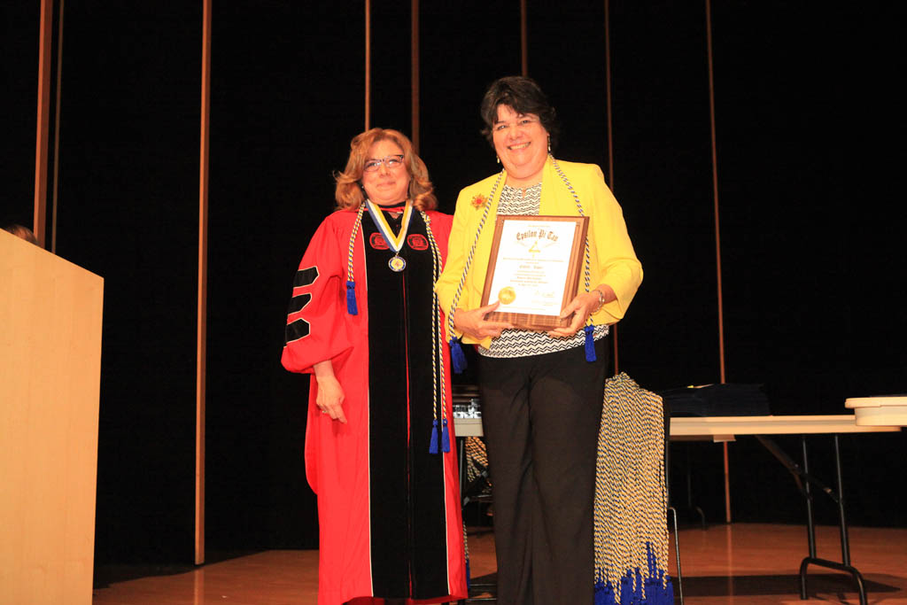 Dr. Estela Lopez