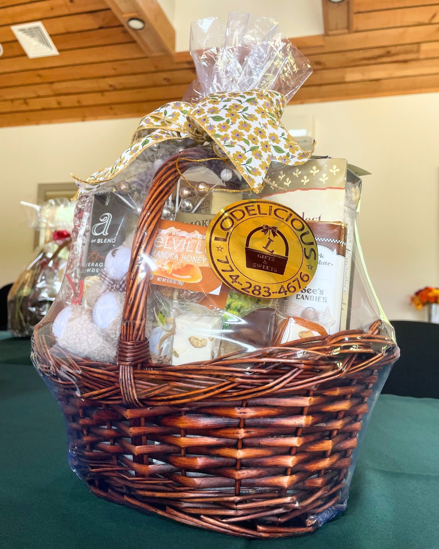There's a basketful of reasons to become a Wildlands Trust member! This week only, join or renew your membership for two entries into the Shifting Lots picnic raffle. (All other members receive one entry.) Join or renew at the Solstice Celebration 𝐭