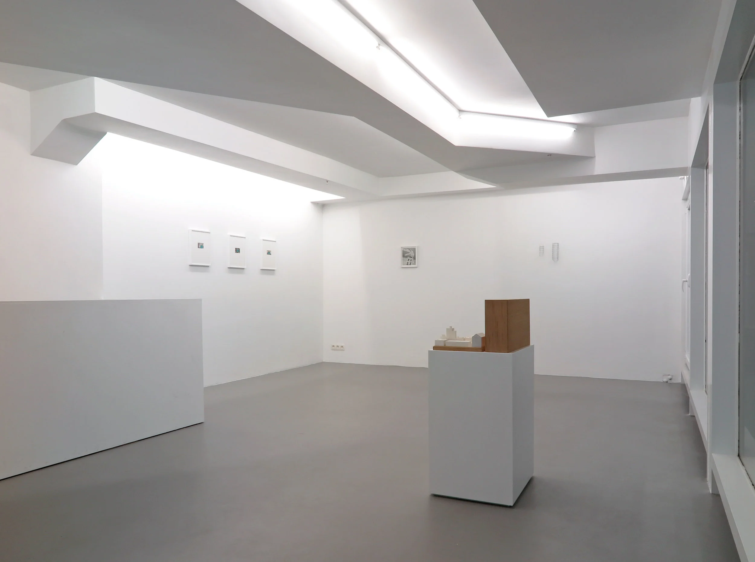 Parfois l'enigme, group show Exhibition view (detail)