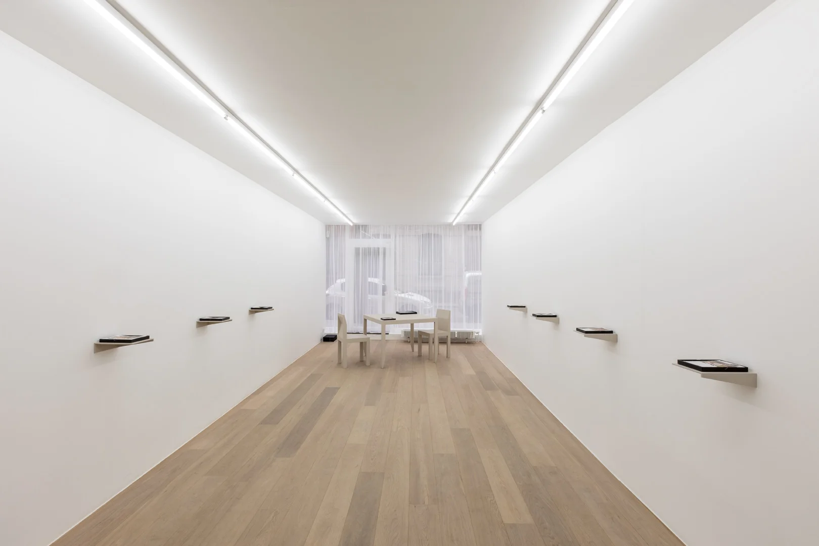 Juan Cañizares. Une chambre. le ciel est bleu, le temps est bon Exhibition view