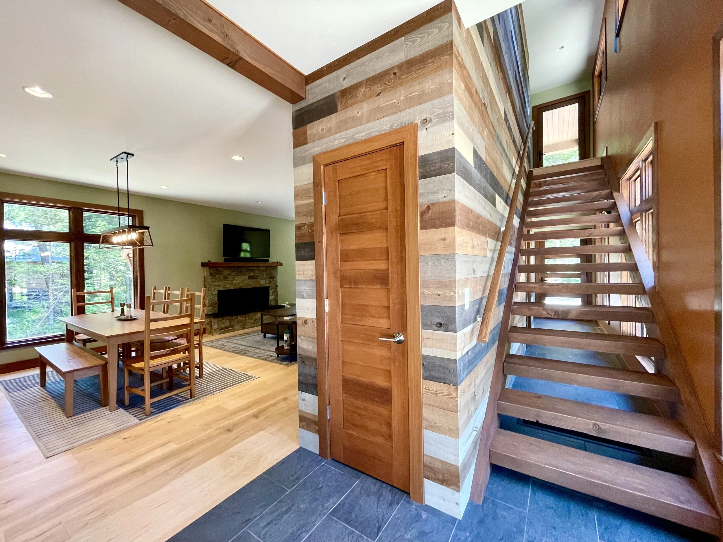 03_Pinnacle Cabin IMG_2010.jpeg