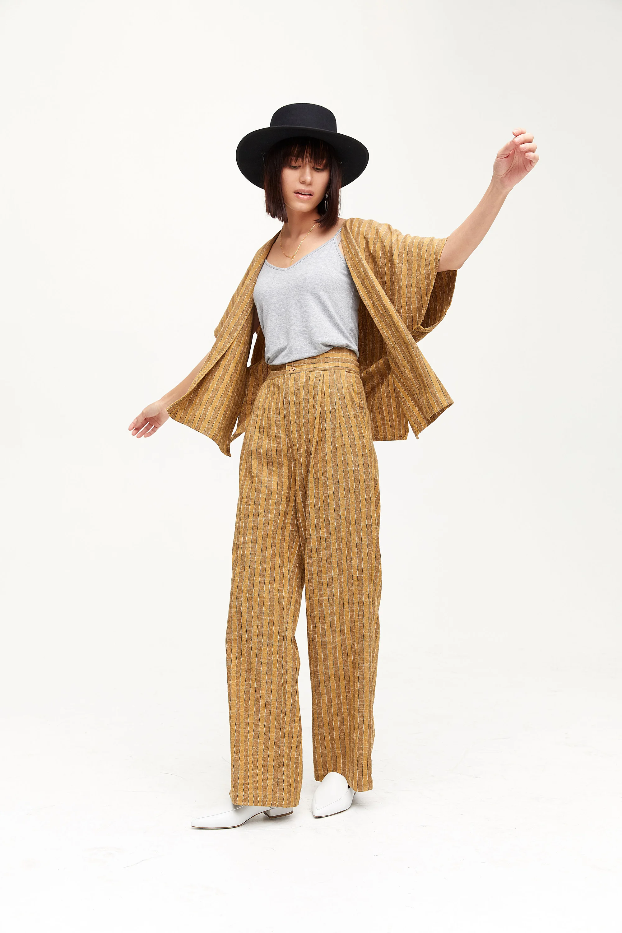 STUDIO_TEST_MODEL_LOGIC0733.jpg