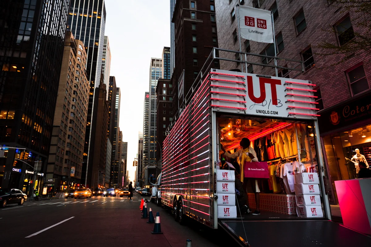 Vice_Uniqlo_UTTRUCK_77th_48th_56th_22.JPG