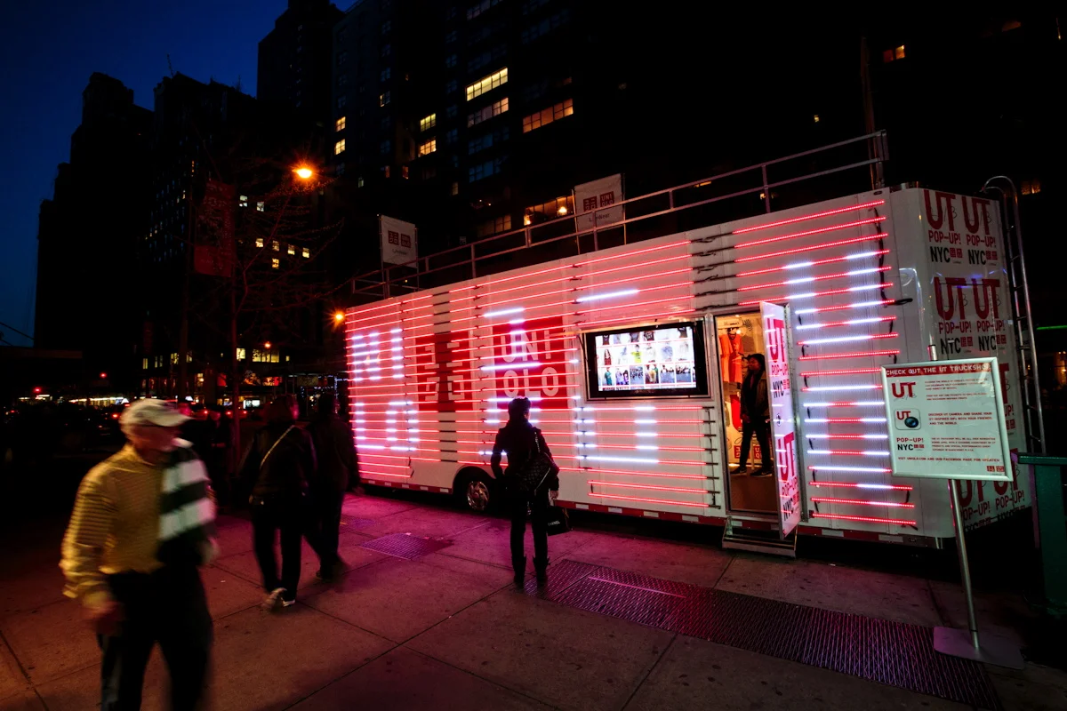 Vice_Uniqlo_UTTRUCK_77th_48th_56th_32.JPG