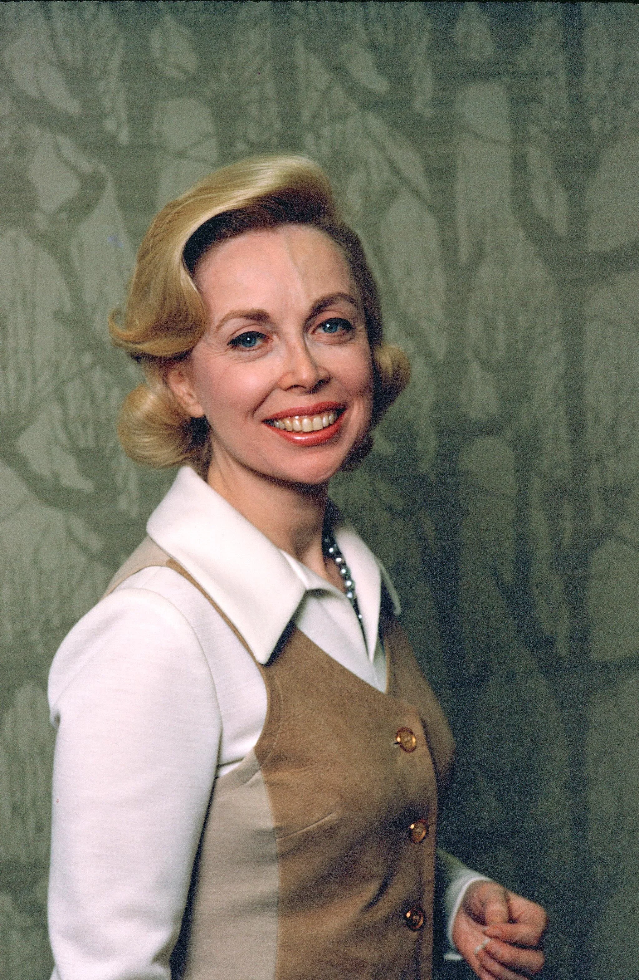 Dr. Joyce Brothers, 1972