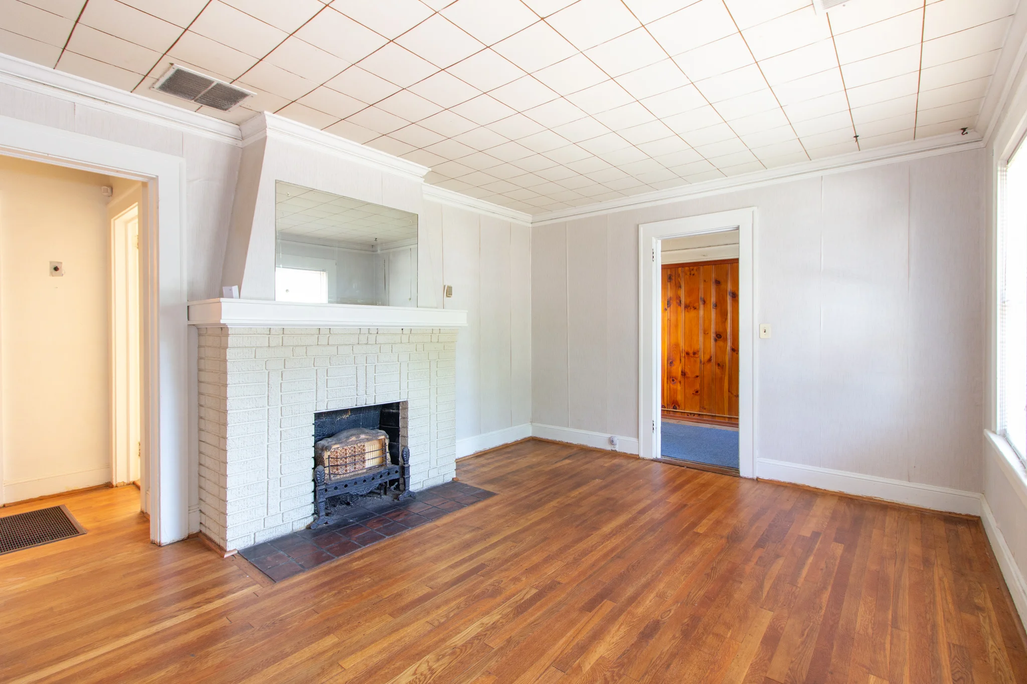 1831 Thompson Avenue (8 of 36).jpg