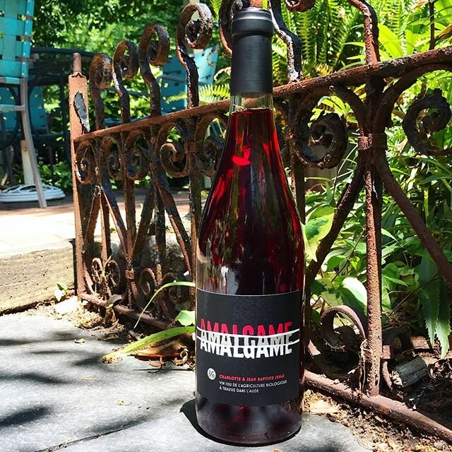 Amalgame, another juicy coferment red perfect for the summer.
🌞🍷 Jean-Baptiste and Charlotte Senat make wine on a small organic vineyard in France&rsquo;s Minervois region, specifically, Trausse. 
Their first vintage was in 1996 and soon, influence