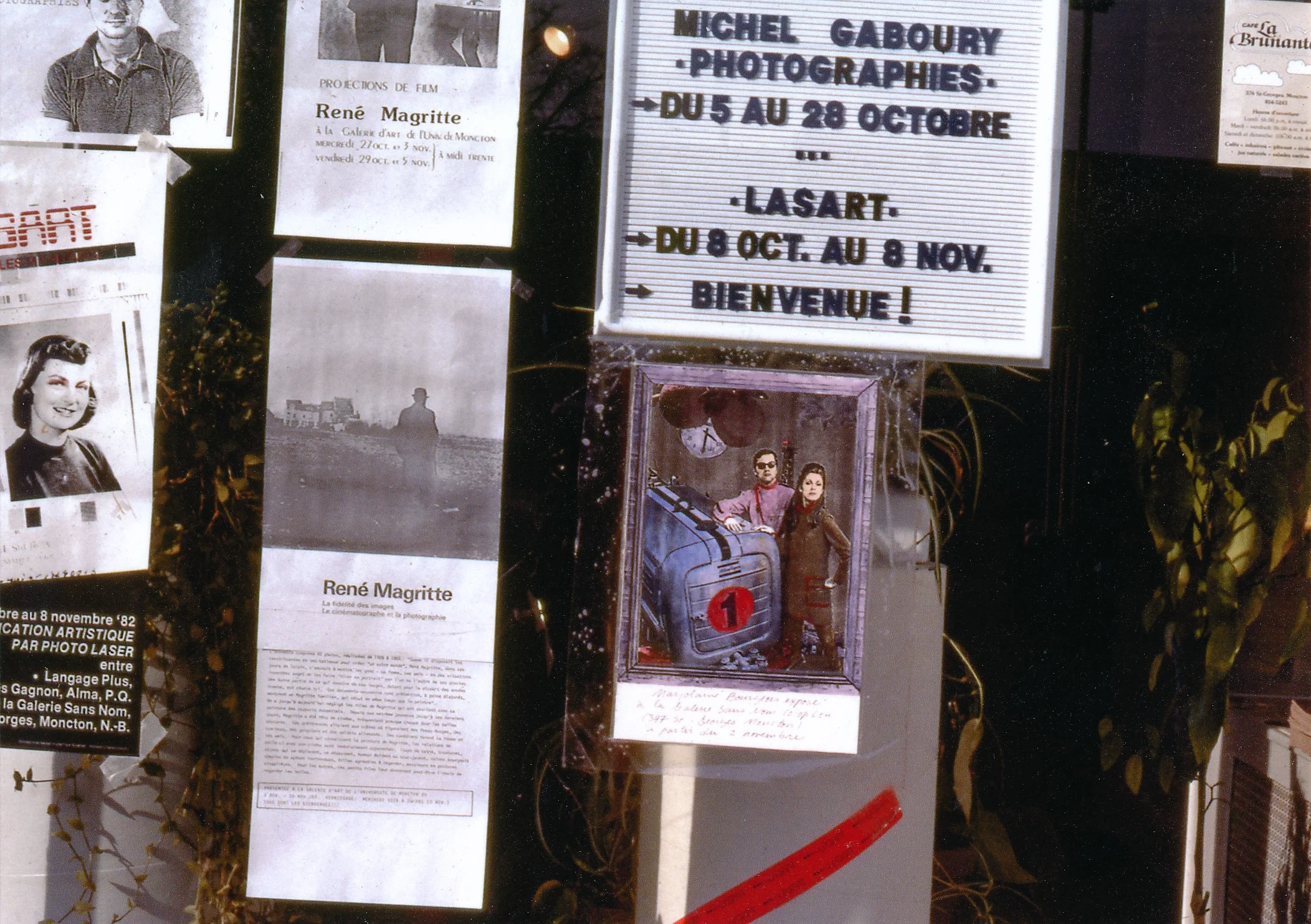Vitrine de la Galerie Sans Nom, 347 rue St-George, Octobre/Novembre 1982.