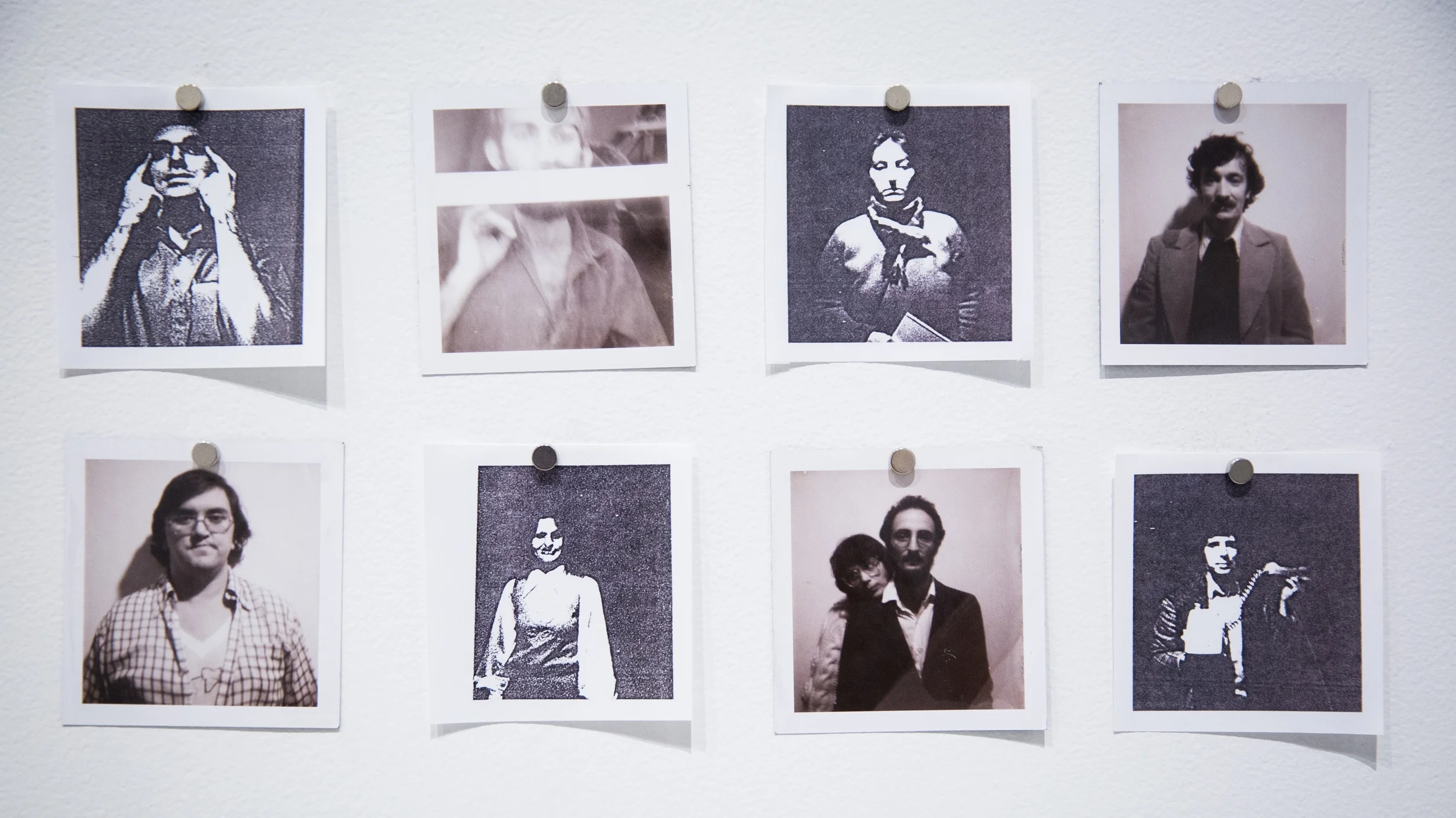 Montage de documents originaux et documents passés dans la machine photolaser. / © Elise Anne LaPlante 2015 / Photo : Annie France Noël