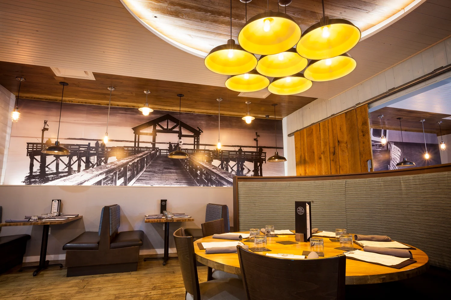 Foxworth Architecture - 701 Fish House & Oyster Bar - Elizabethtown, Kentucky (Dining Room)