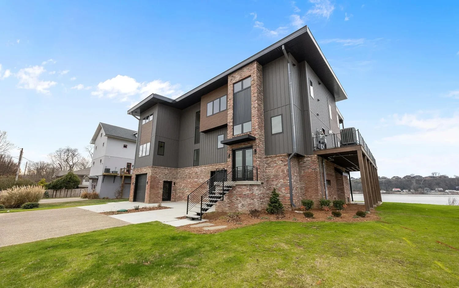 Foxworth Architecture - Lifted House