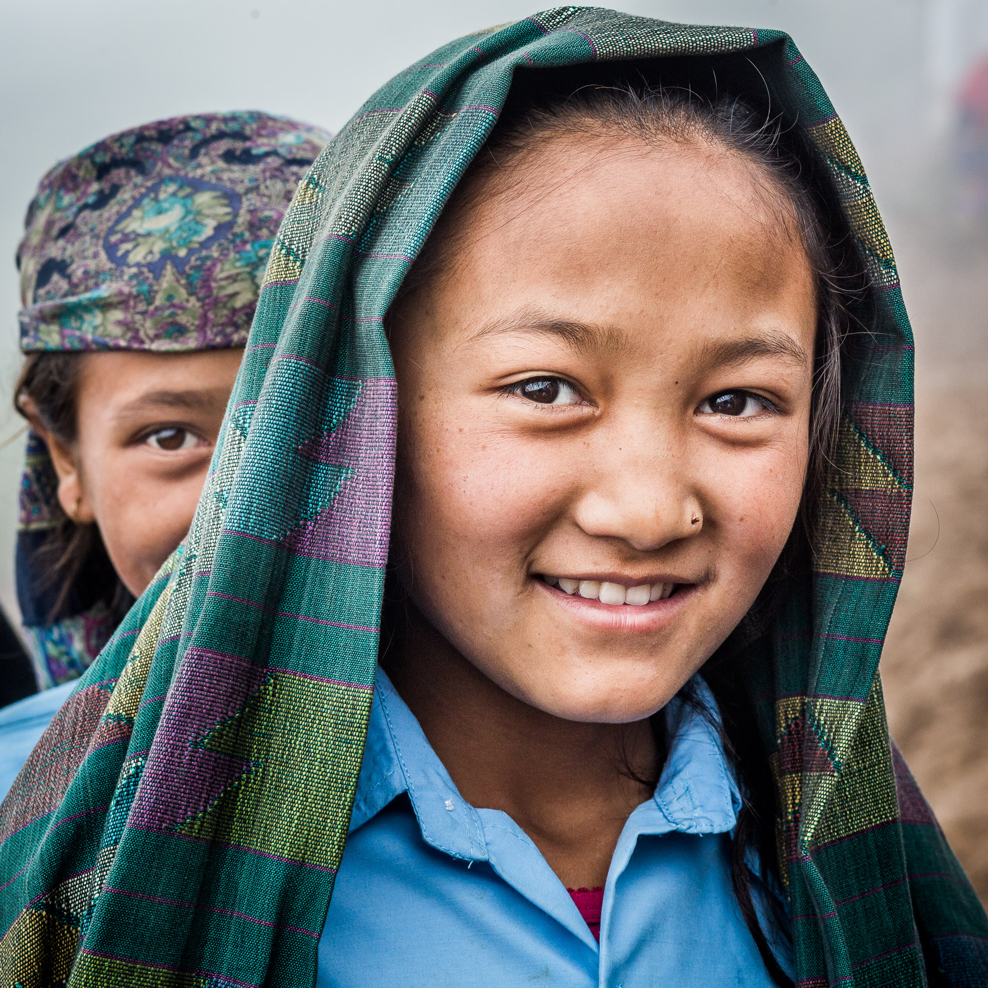  Children on their way to school. 