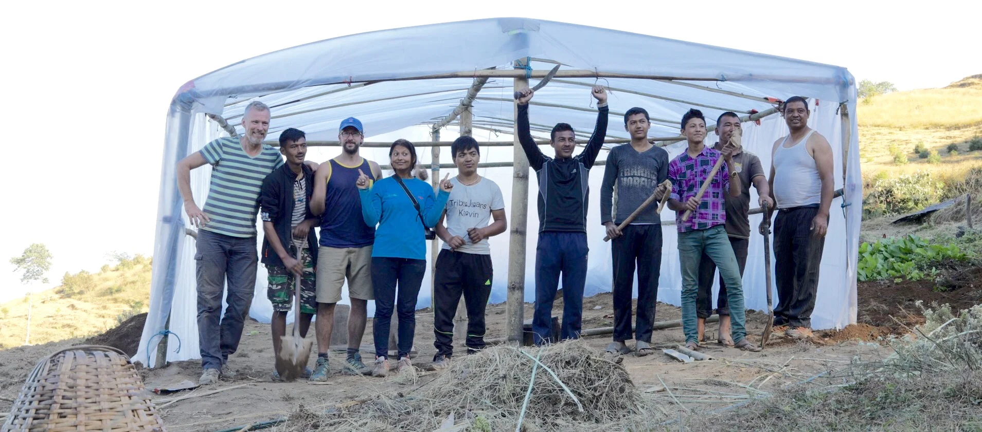 After finishing the greenhouse with the teachers of the school in Goiri.