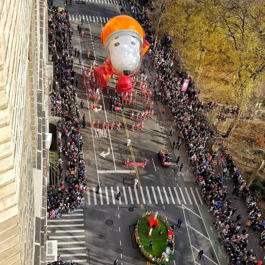 HAPPY THANKSGIVING!
Images from last year's parade. Hoping for better days to come. Can't deny that NYC is so beautiful in the fall. That's  a gift itself. 
.
.
.
#happythanksgivng #slowliving #centralpark #centralparkwest #gratefulheart #blessed #fa