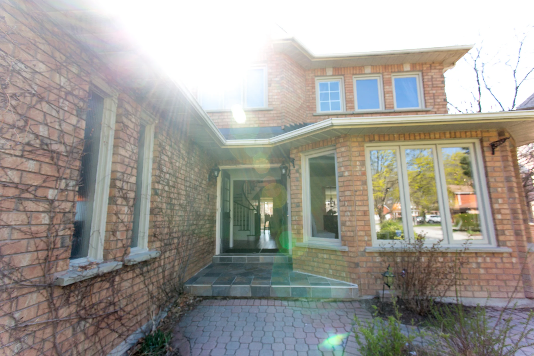 Eglington and Mclaughling 5256-4.jpg