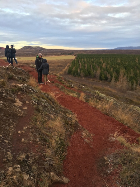  Hiking around the top of Kerið&nbsp;volcanic crater&nbsp; 