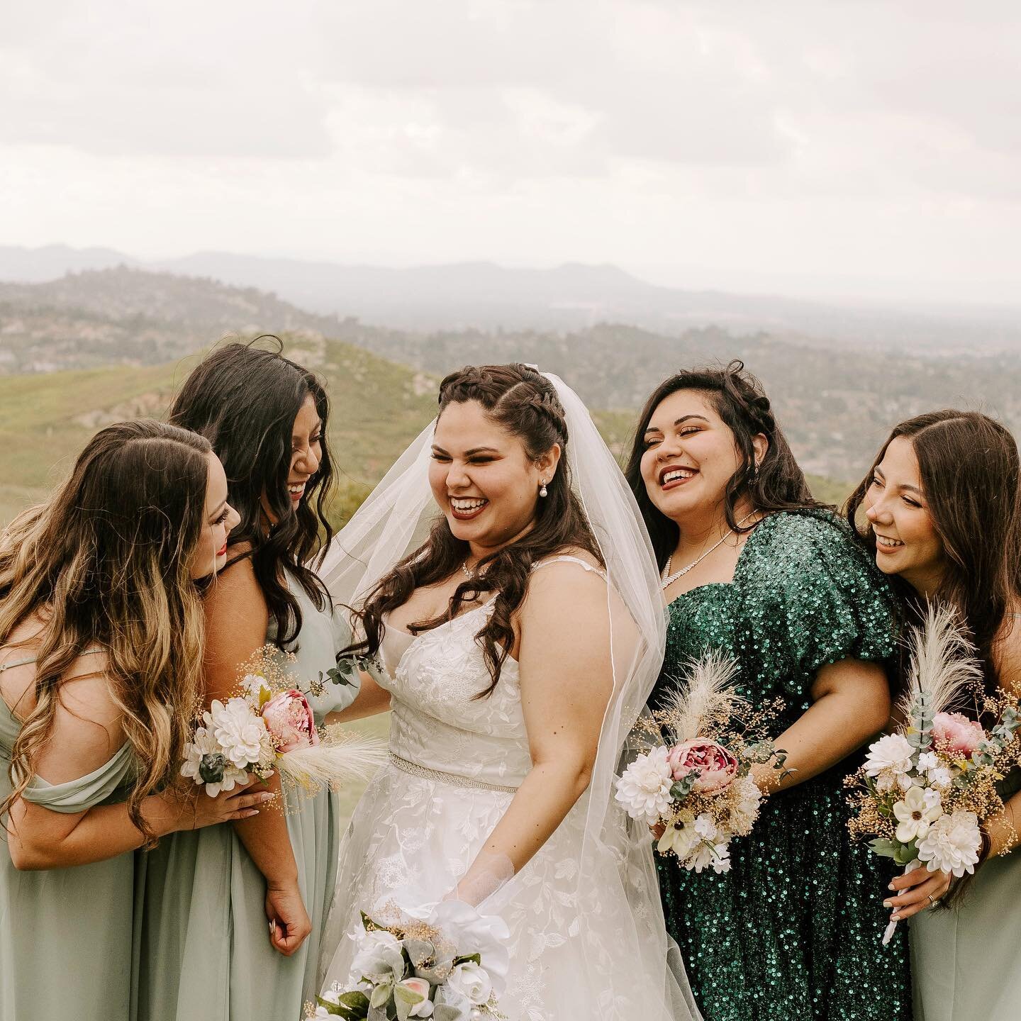 Las muchachas!!!

#weddingvenue 
#weddingphotography 
#weddingdress 
#engagementphotos 
#engagednowwhat