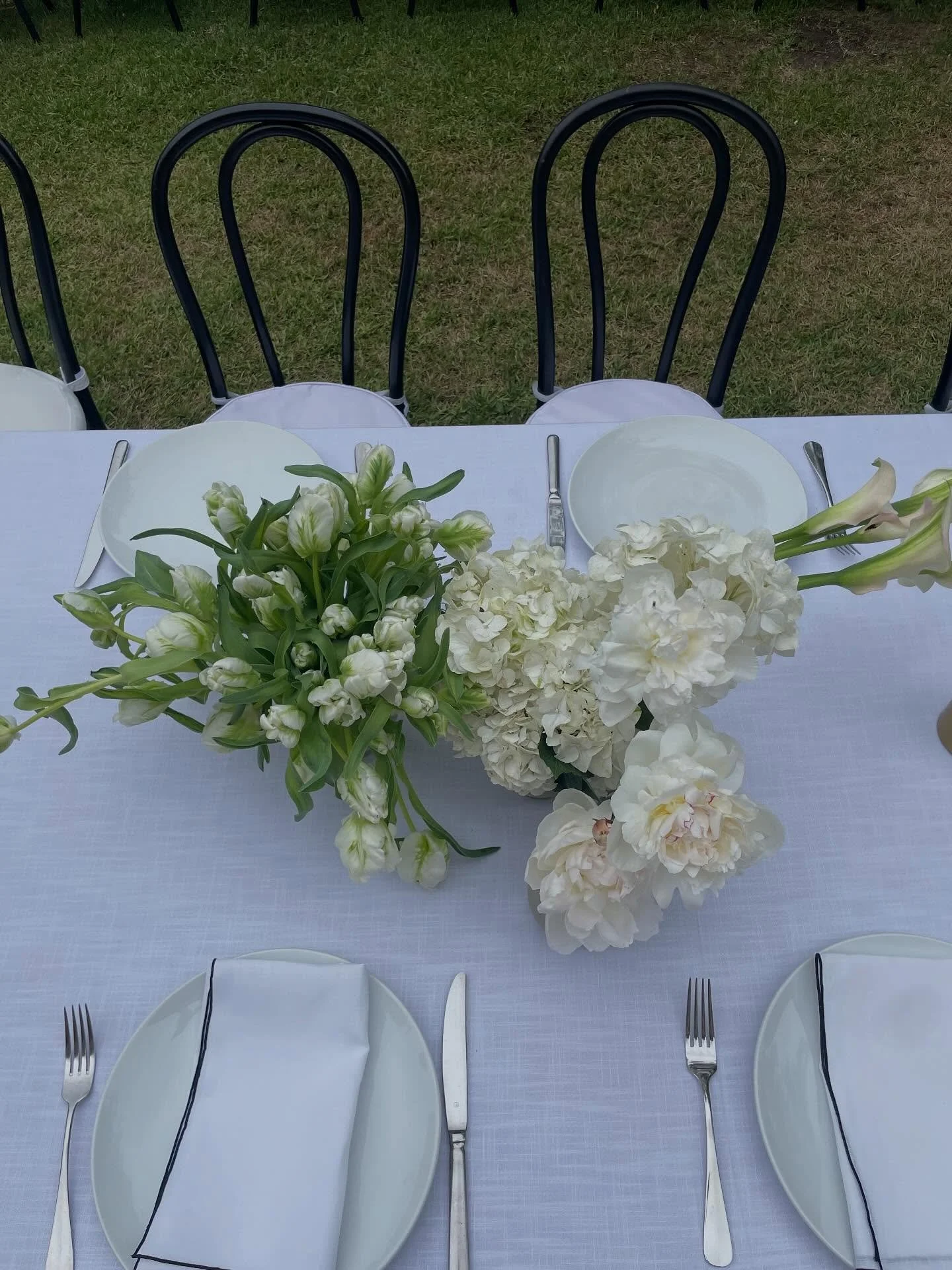 A special Tuscan inspired wedding for @deeveecee__  with our friends @simply.seated 🤍