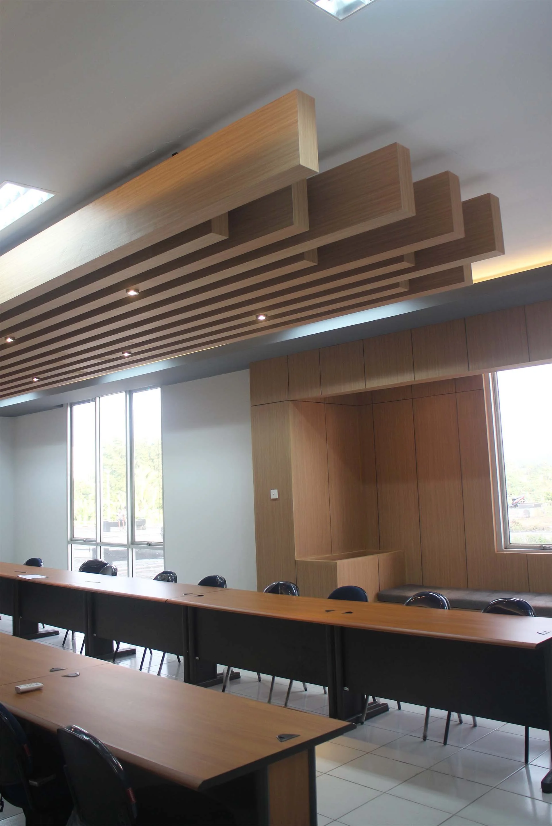 Wood Laminate FInished For Wall &amp; Hanging PlafondVinyl Laminate For Stage Flooring