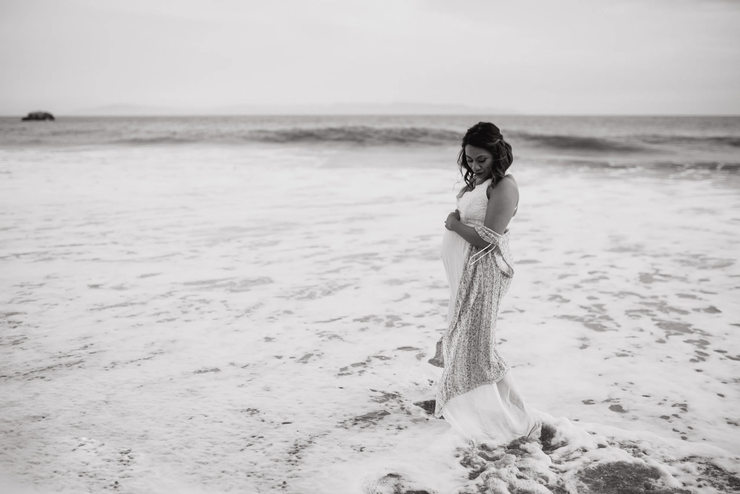 black and white maternity beach photo