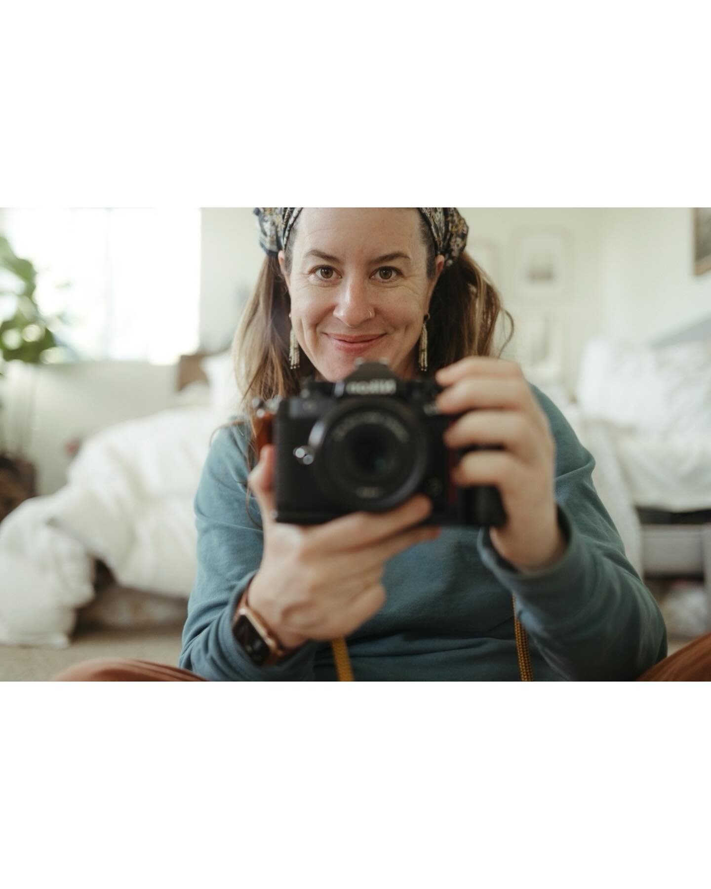 Hello, I&rsquo;m Kate, a photographer and instructional designer, mom to two super cool gals, wife to my partner of 22 (🤯 ) years and lover of nature; beautiful light; traveling; interior design; Mediterranean food; the sound of waves crashing; home