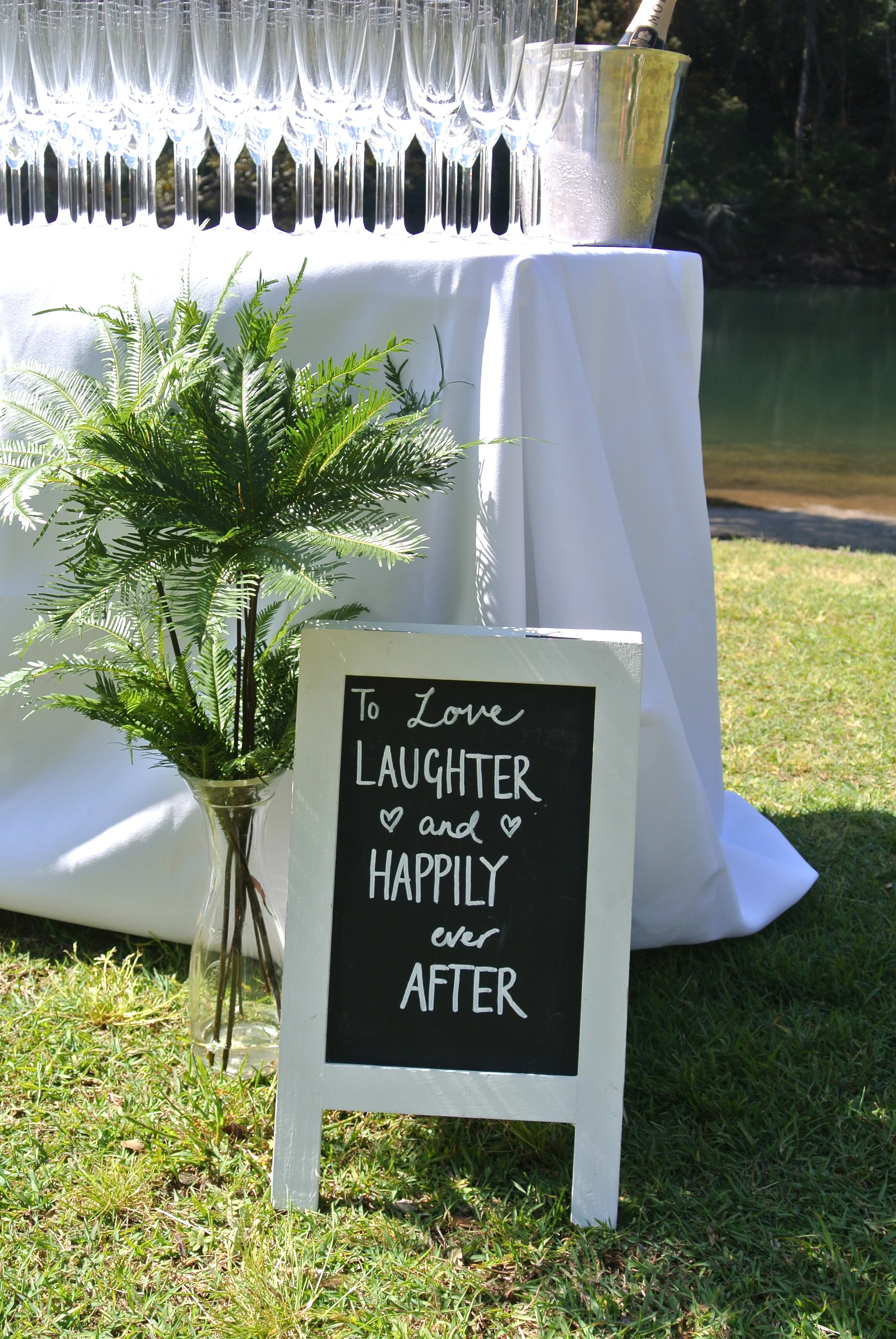 MINI CHALKBOARD EASEL
