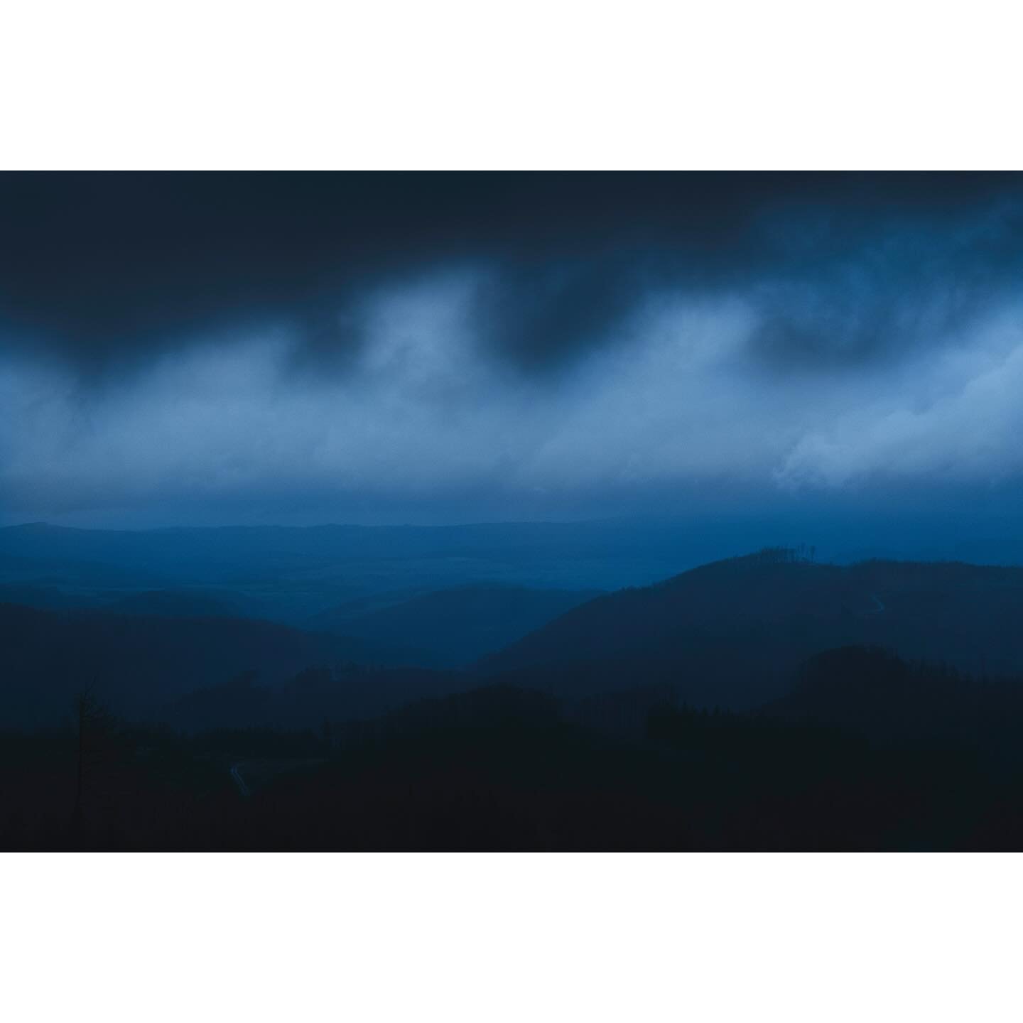 I&rsquo;m not sure what it is about blue hour but I can&rsquo;t help but be drawn to it at the end of each day.