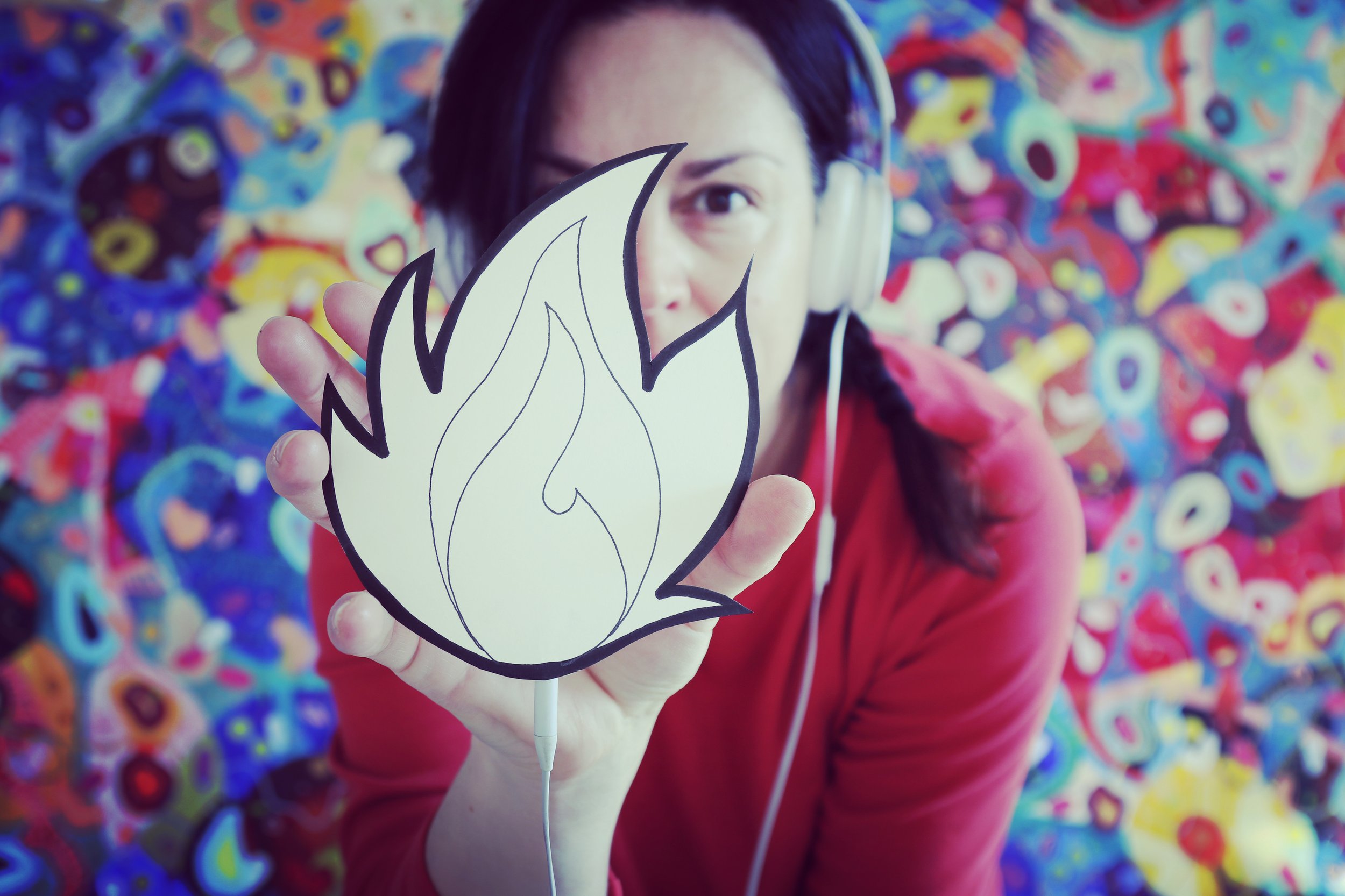 Ascolta le testimonianze ricevute per la creazione del dipinto sul bene e il male