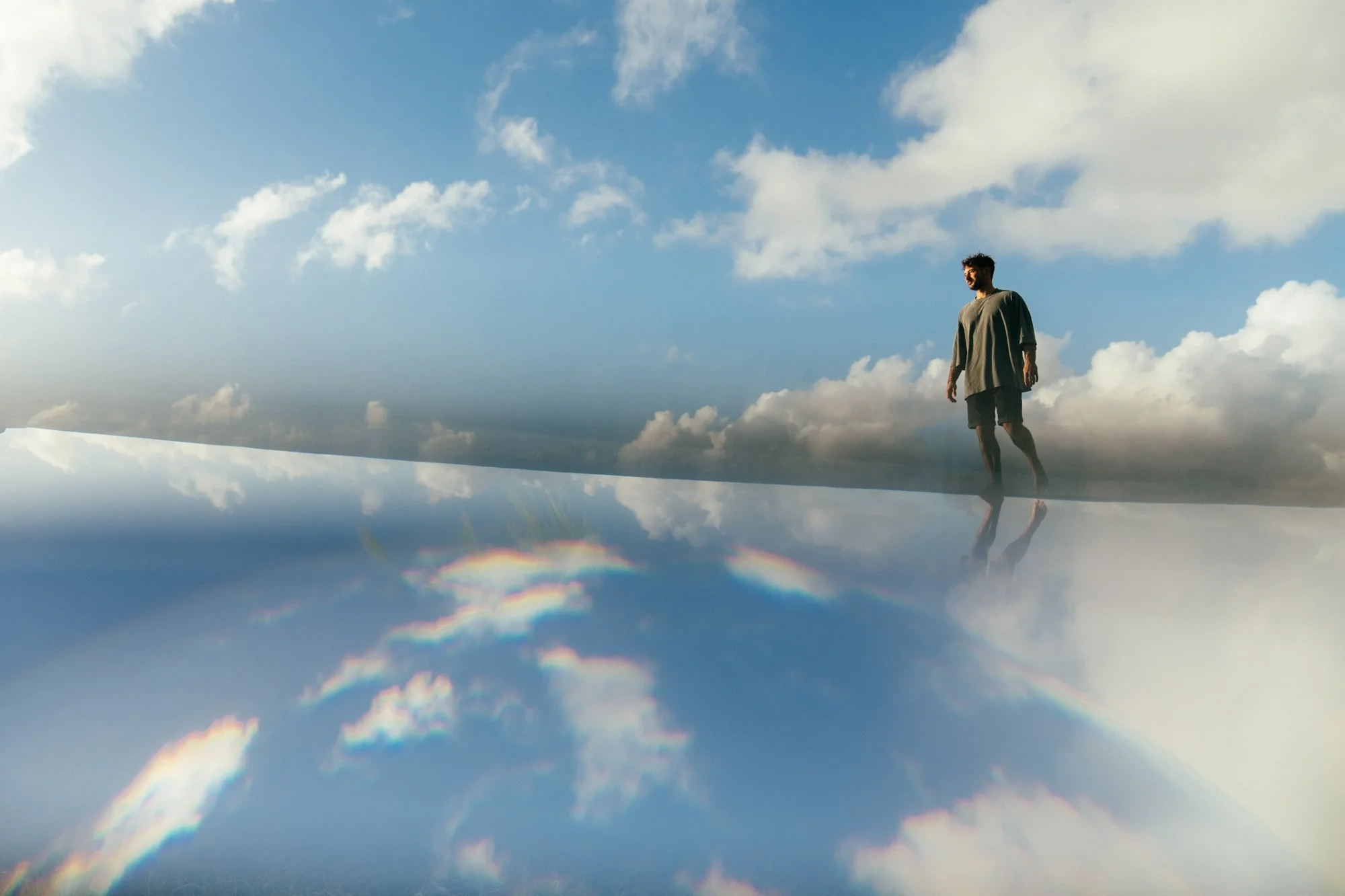 Creation of all the visuals for Jérémy Frerot’s third album entitled ‘Gamins des Sables’.
Released in September 2024.