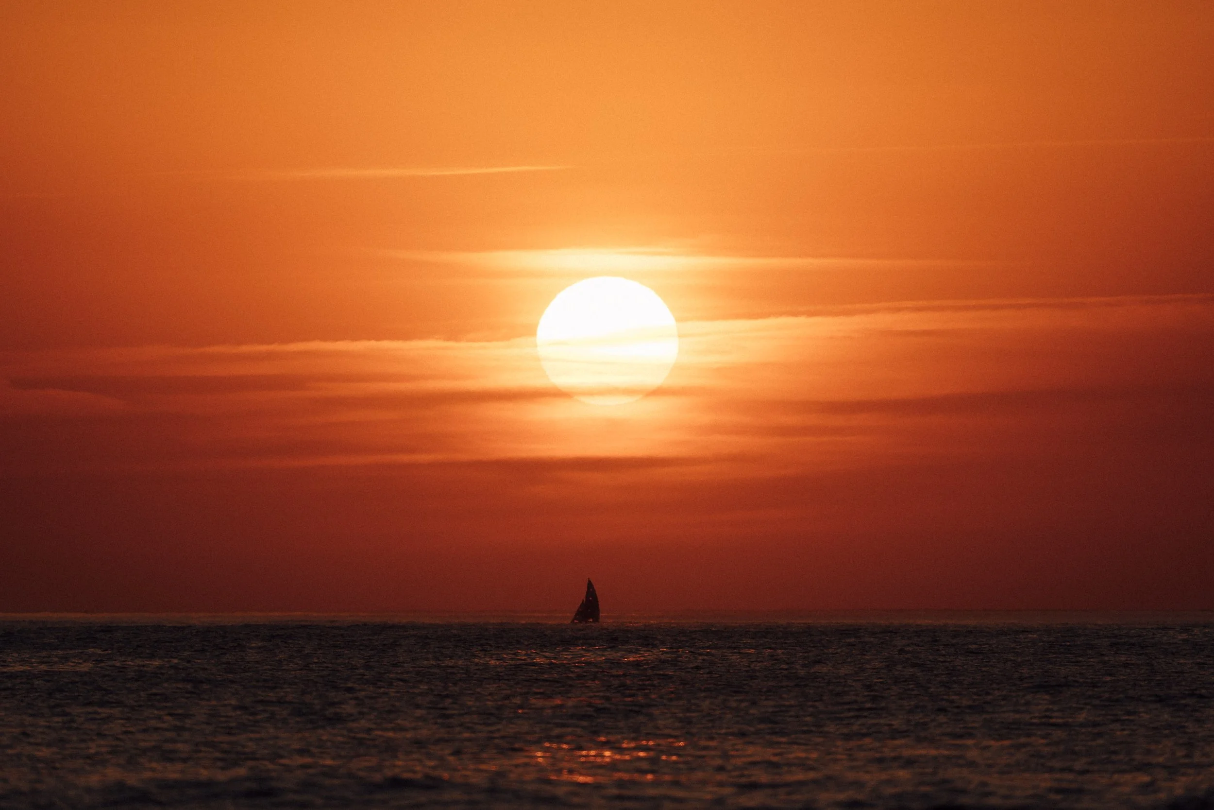 HobieCatamaran_JulyWetsuits_LafiteniaSunset-18sept_TL_09105.jpg