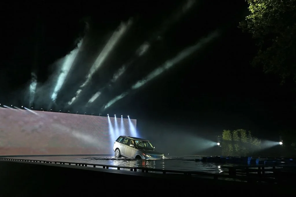 LAND ROVER 1.jpg