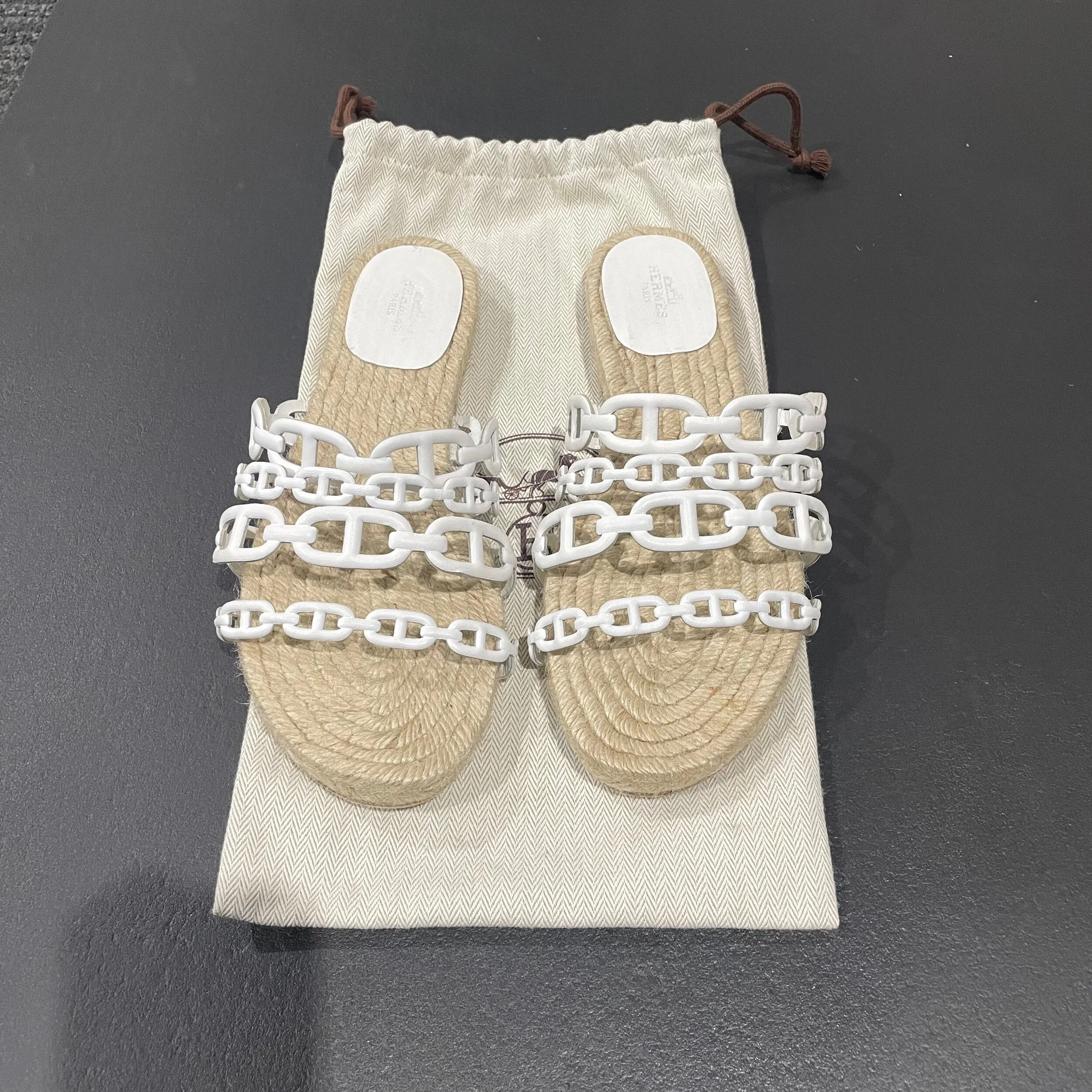 E66580BC-9F68-40B5-990F-D0AB7D14E461