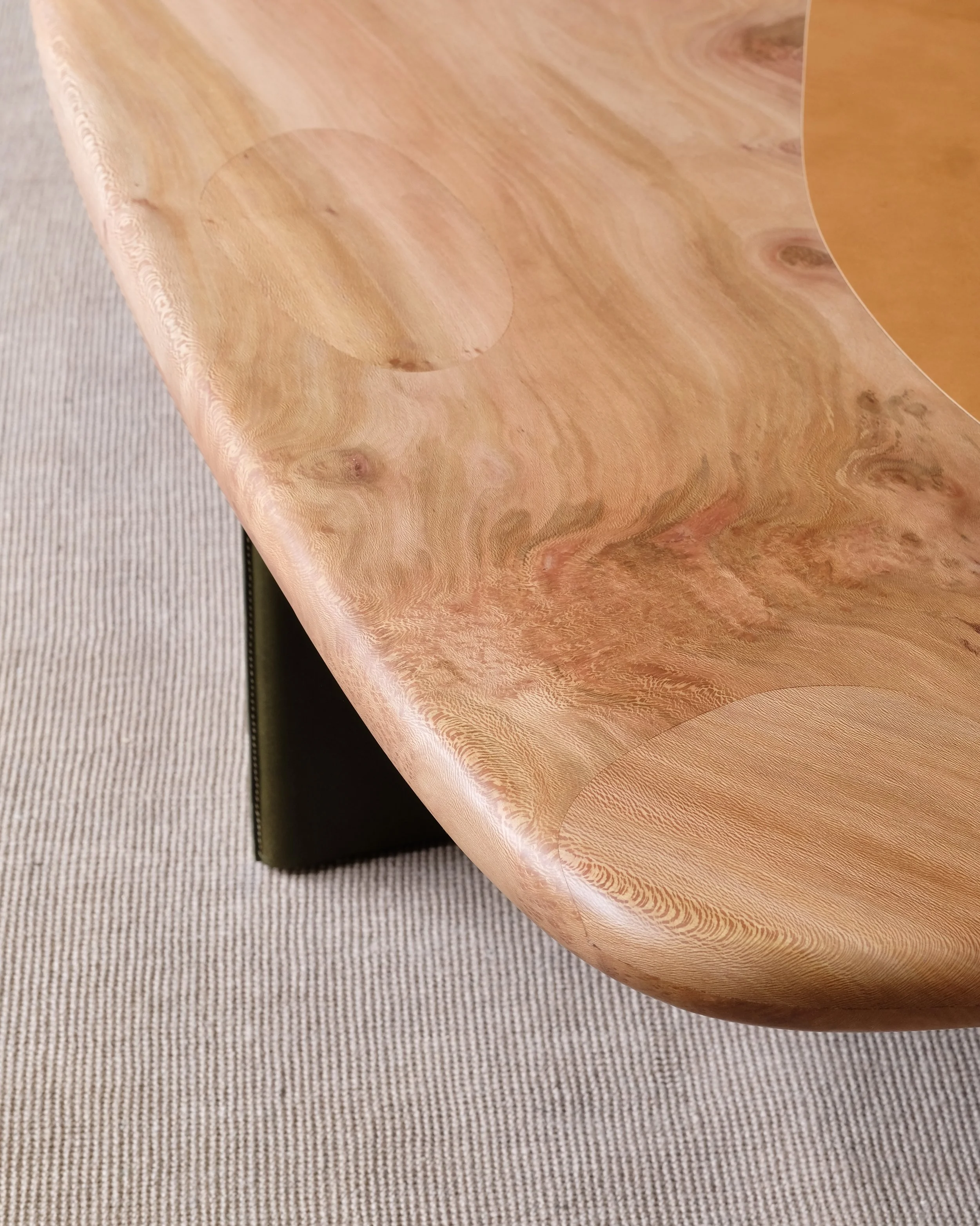 Lay table in London Plane.jpeg
