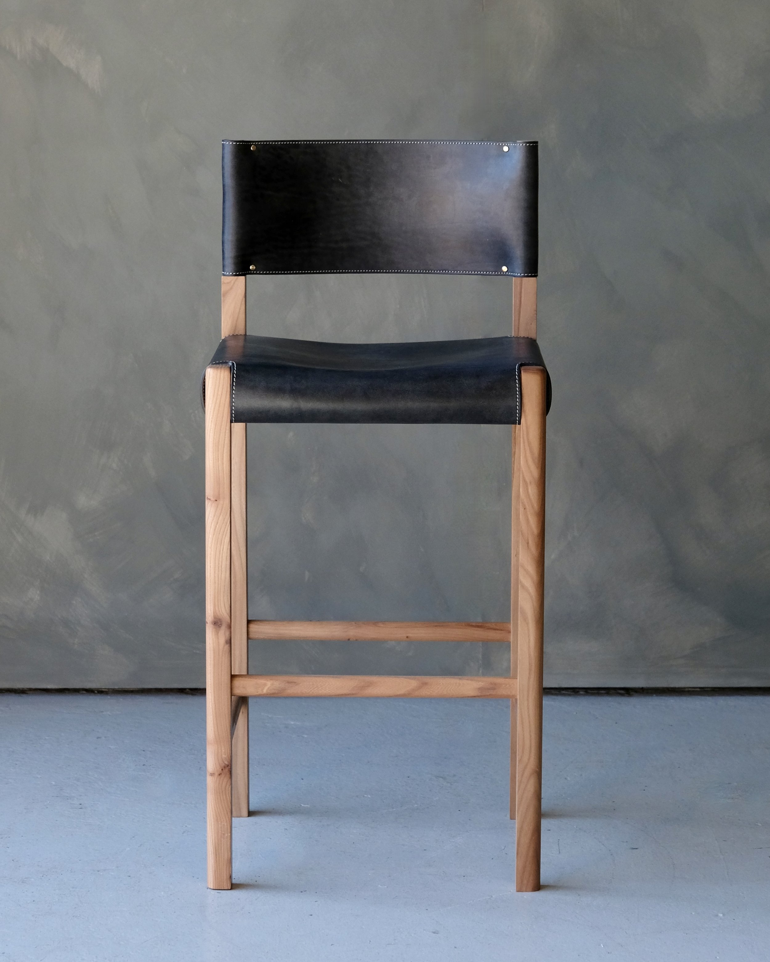 Cinch bar stool.JPG