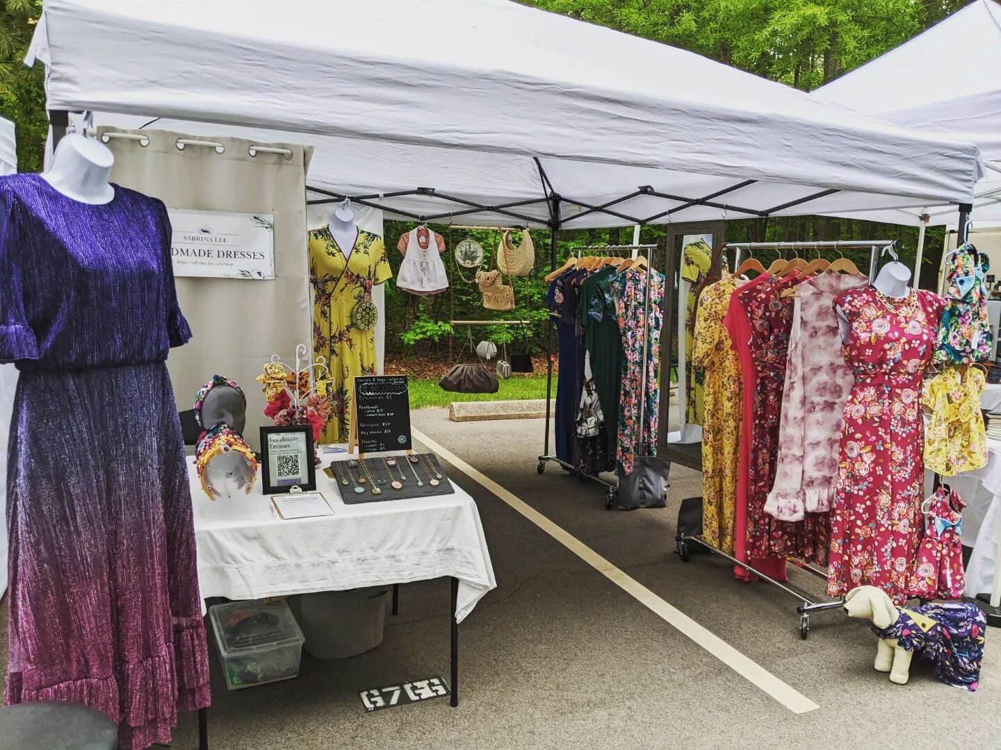 All set up at Cary Spring Daze art festival! Hope the sun comes out at some point today. Looking forward to seeing everyone!
.
.
.
#springdaze