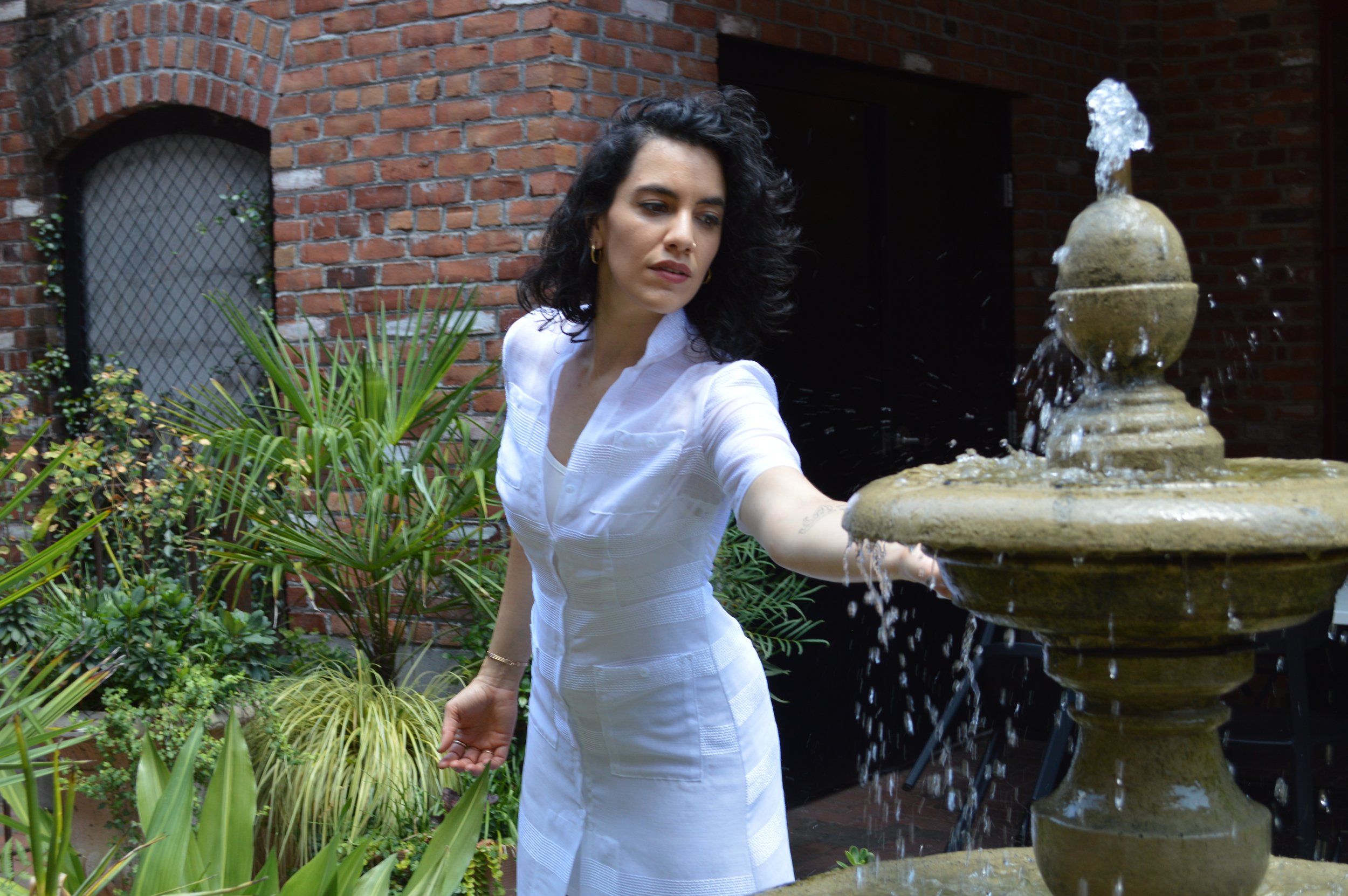 White dress5.JPG