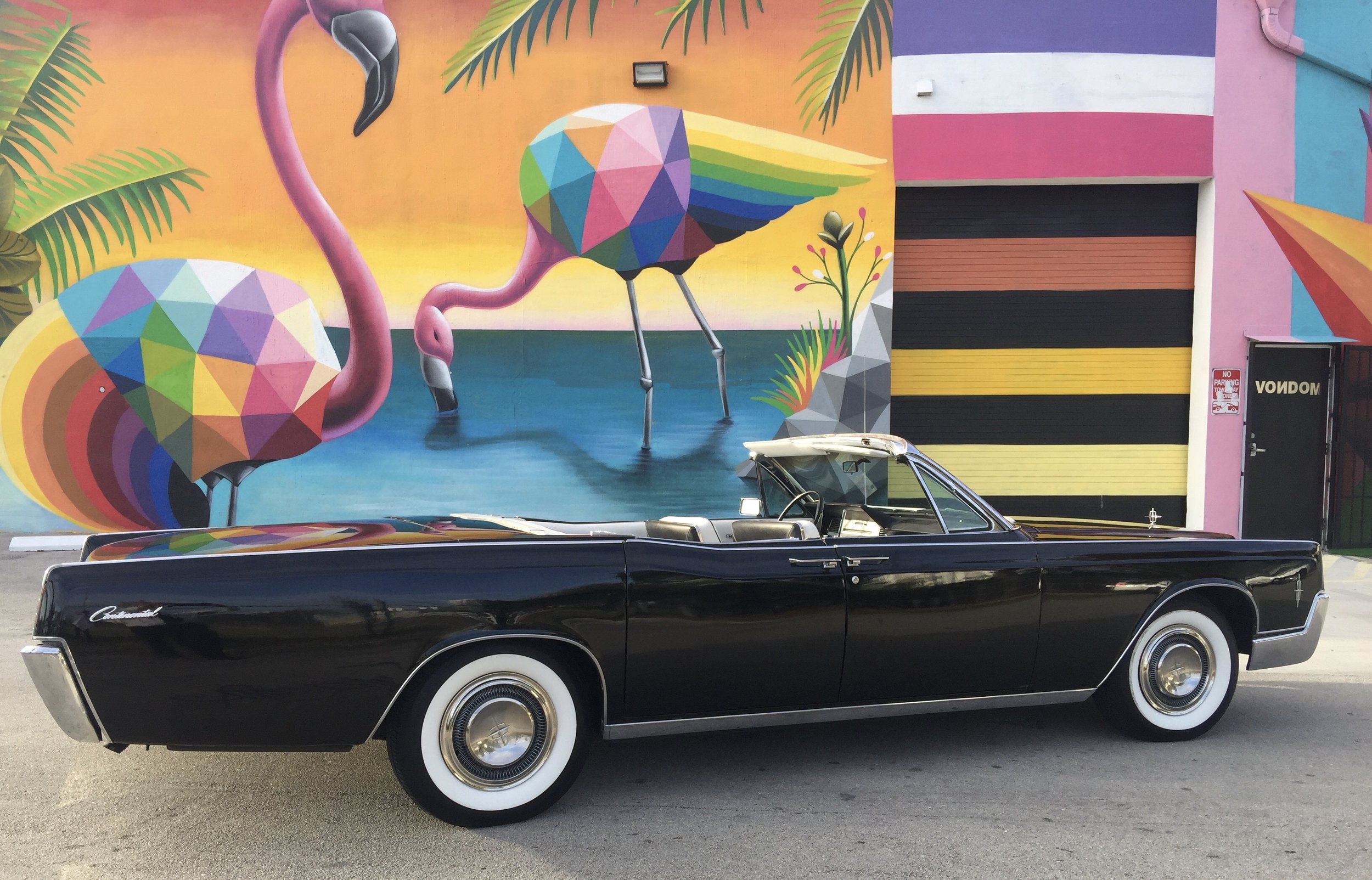 CLASSIC CARS — AraLimo