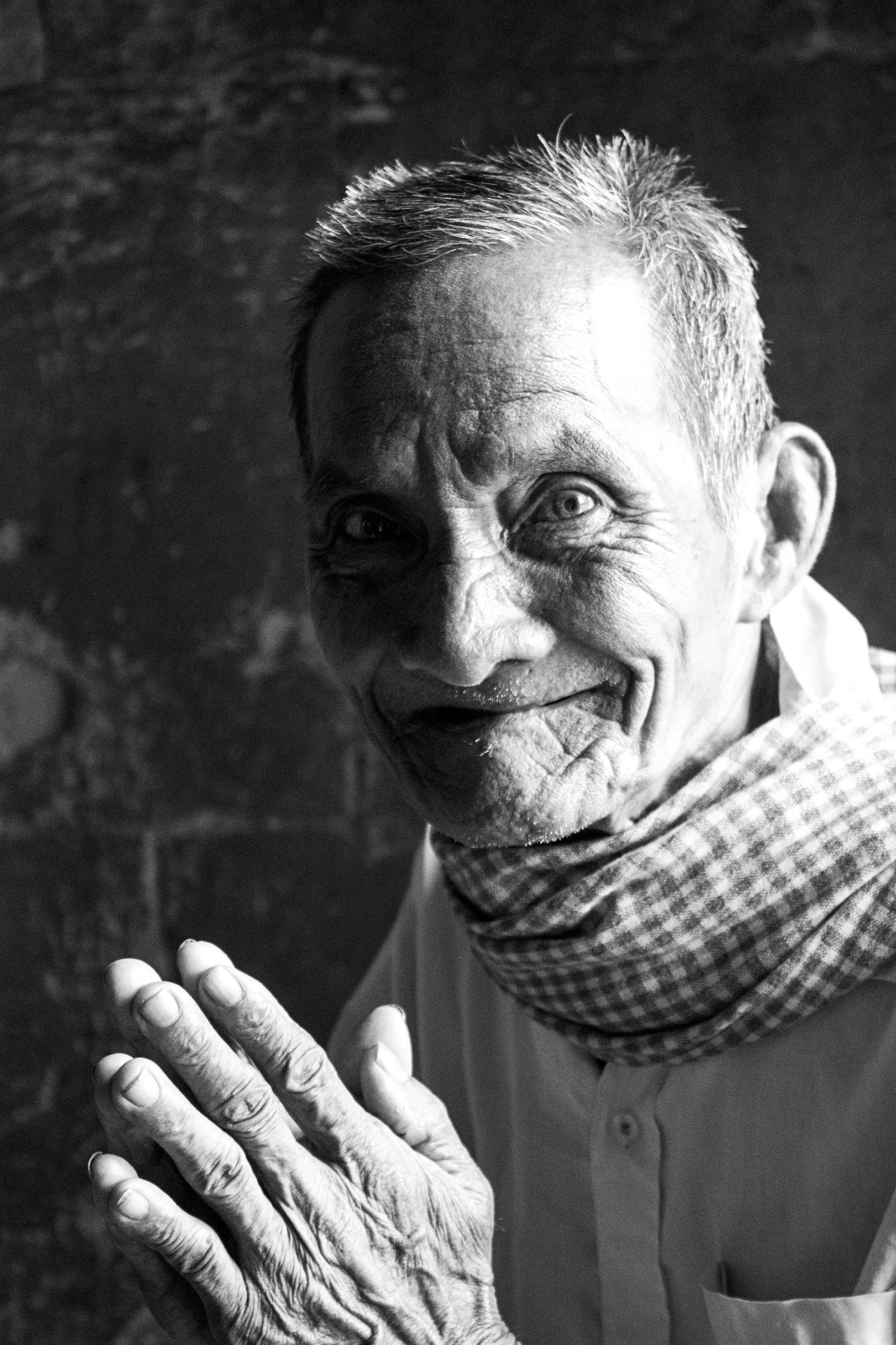 Blesser Man Angkor Wat.jpg