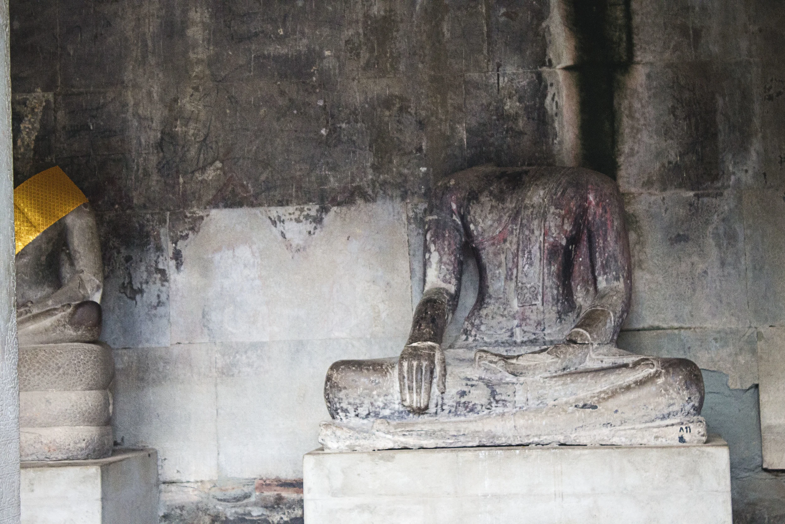 Headless budda H.jpg