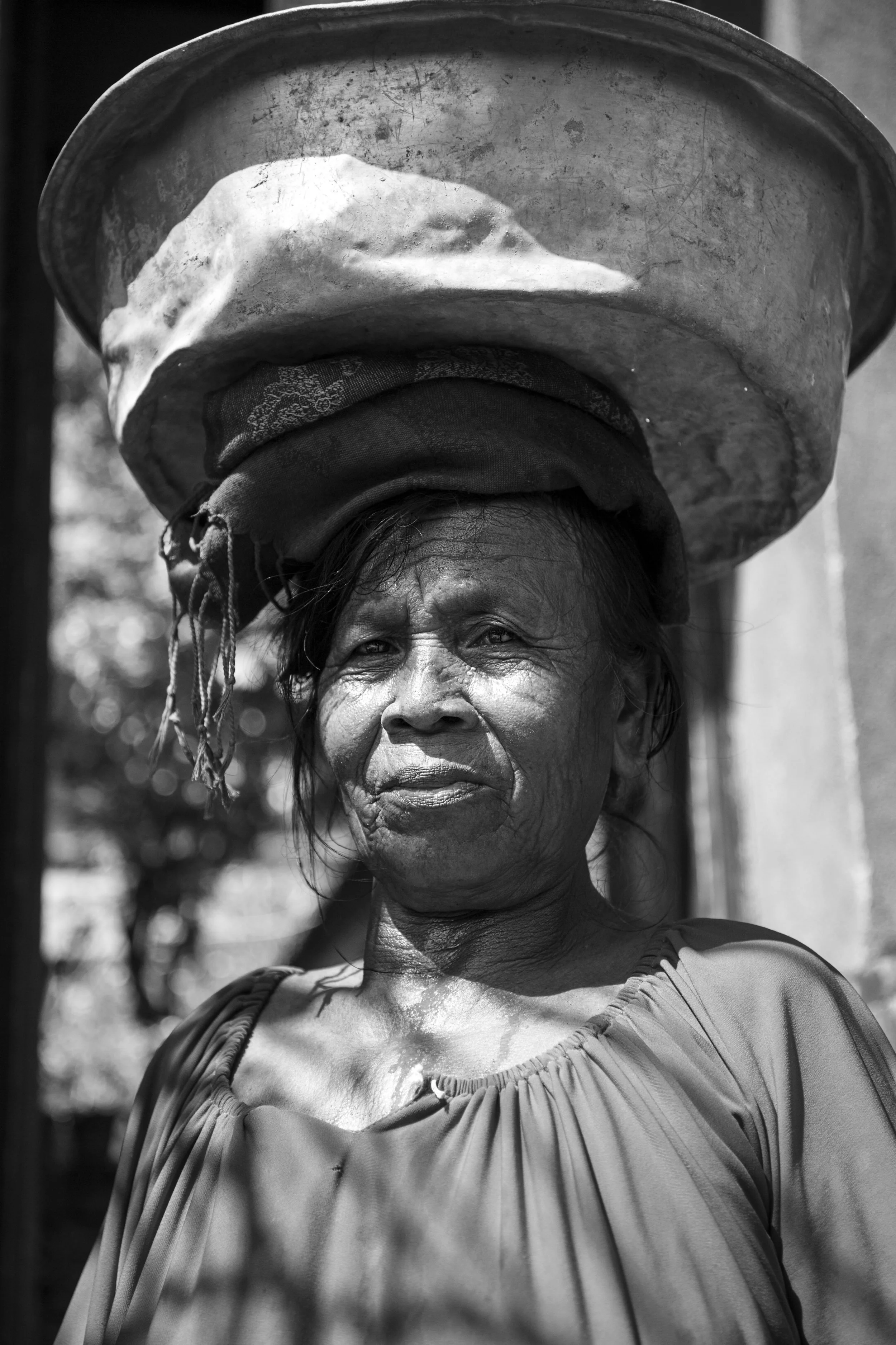 Bali Woman Dirt Head BW.jpg