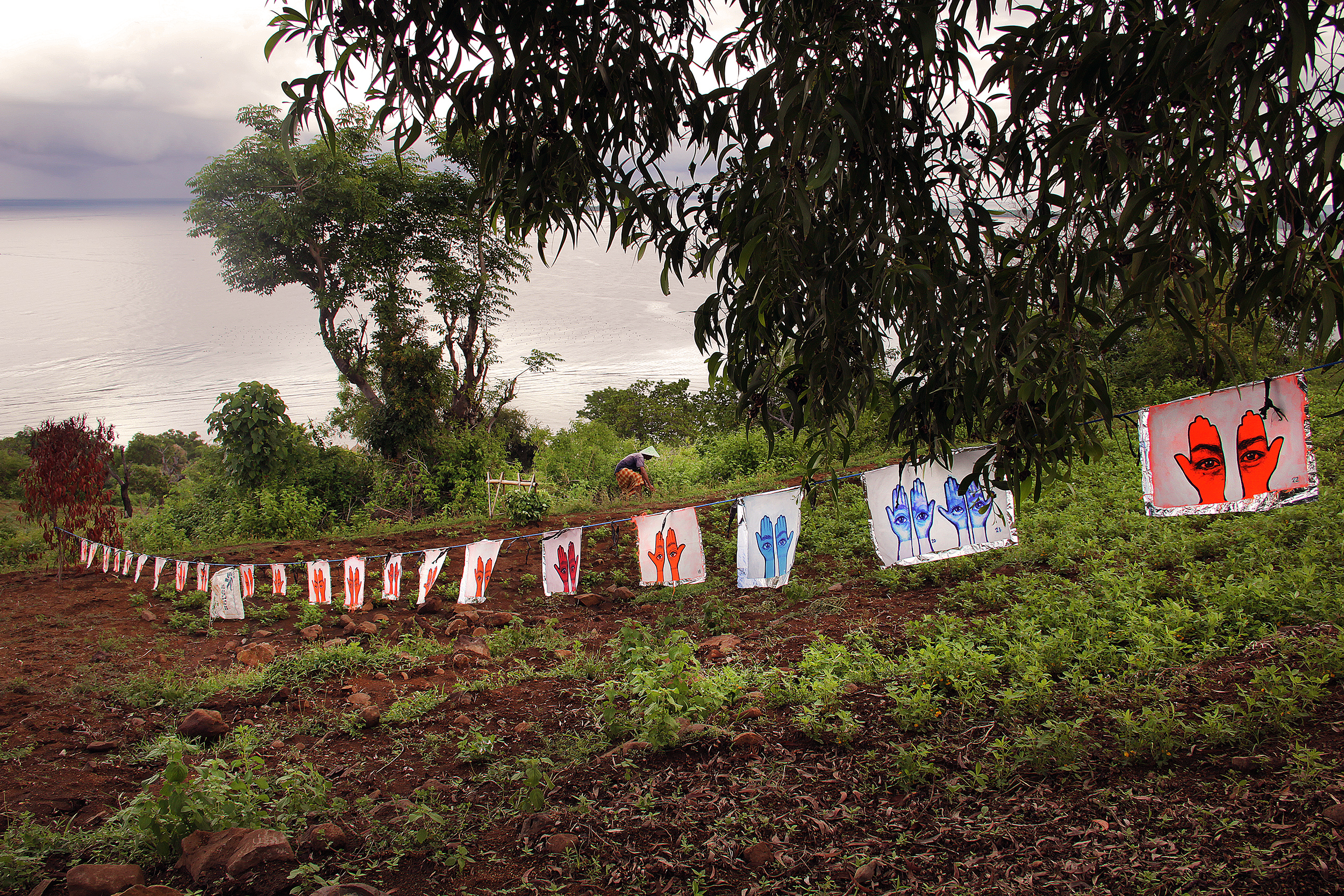 'Khamsa, Sadaqa Jaariyah (Endless Charity): The Refugee Crisis Portrait Project, Lombok Installation', 2016. Photo courtesy of artist.