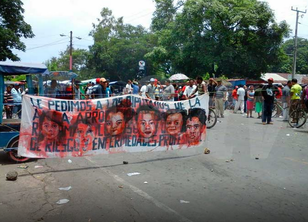 Empalagoso (Saccharine): The Chichigalpa Portrait Project, Banners in Protest. Photo courtesy of local news. 